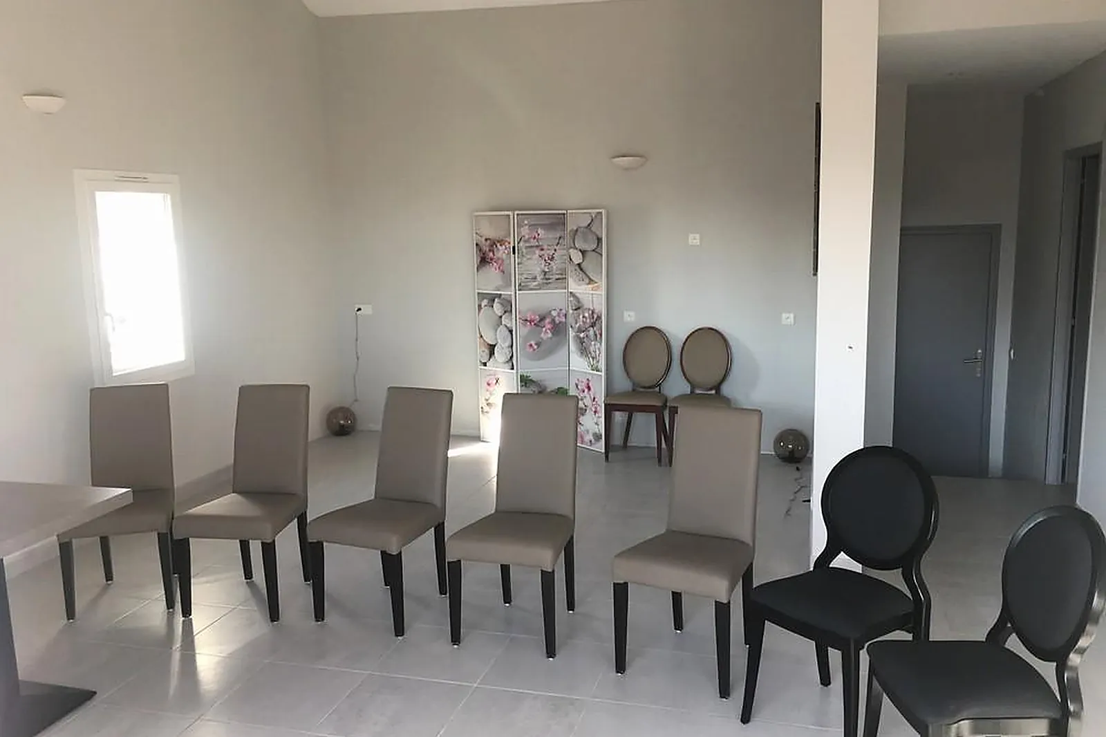 Lieux événementiels, HOTEL HOLIDAYS AND WORK