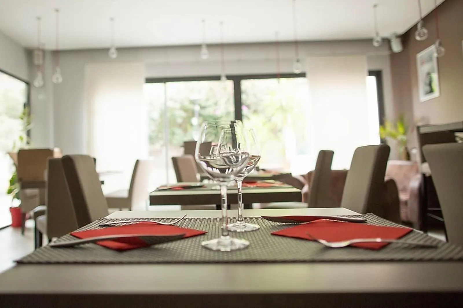 Lieux événementiels, HOTEL HOLIDAYS AND WORK