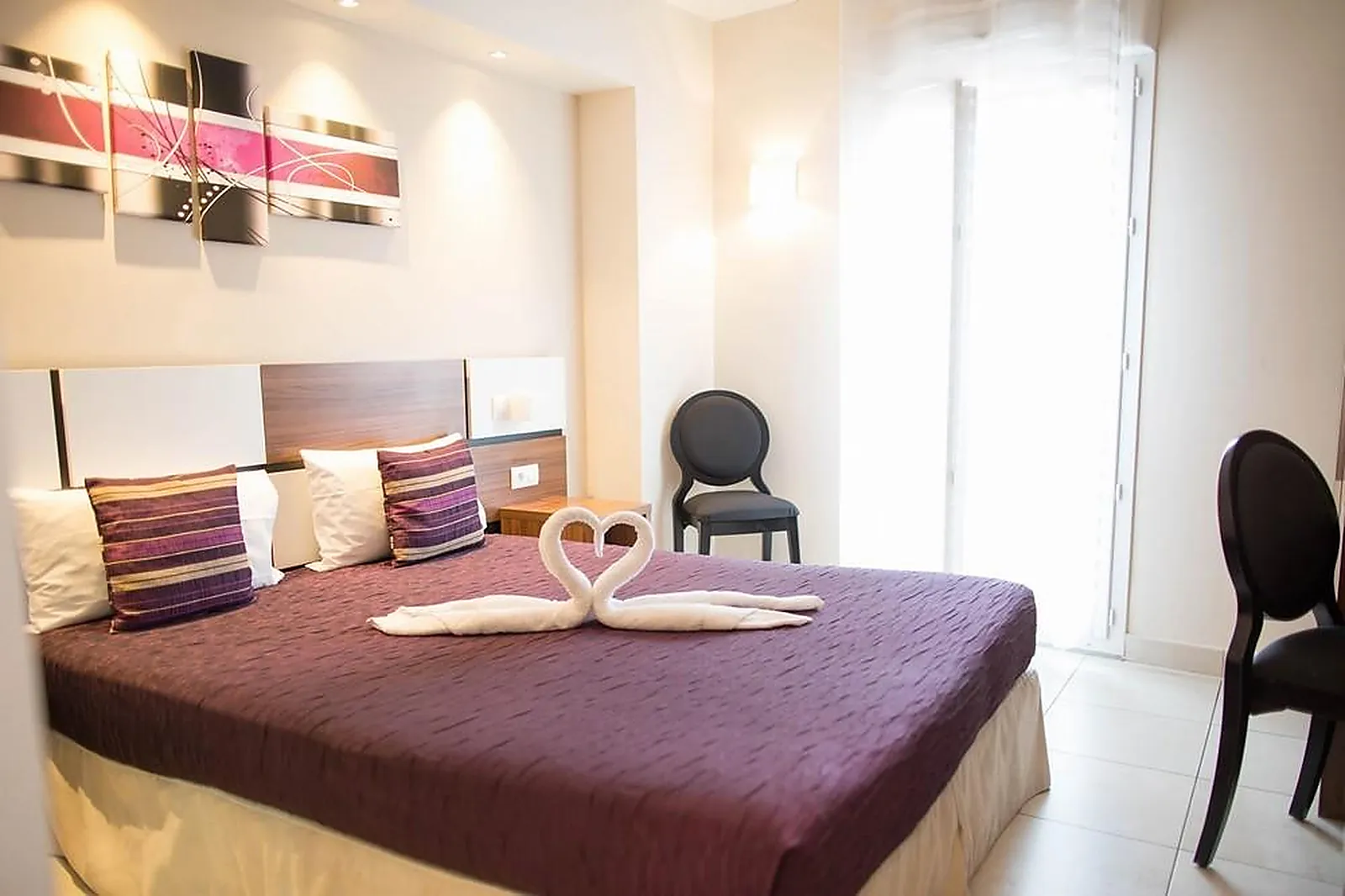 Lieux événementiels, HOTEL HOLIDAYS AND WORK