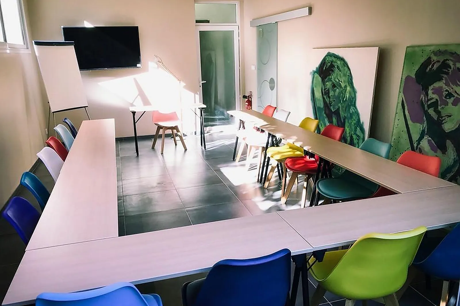 Lieux événementiels, HÔTEL IDÉAL SÉJOUR