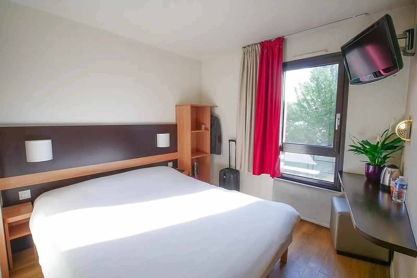 Lieux événementiels, HÔTEL INN DESIGN RESTO NOVO CHARTRES