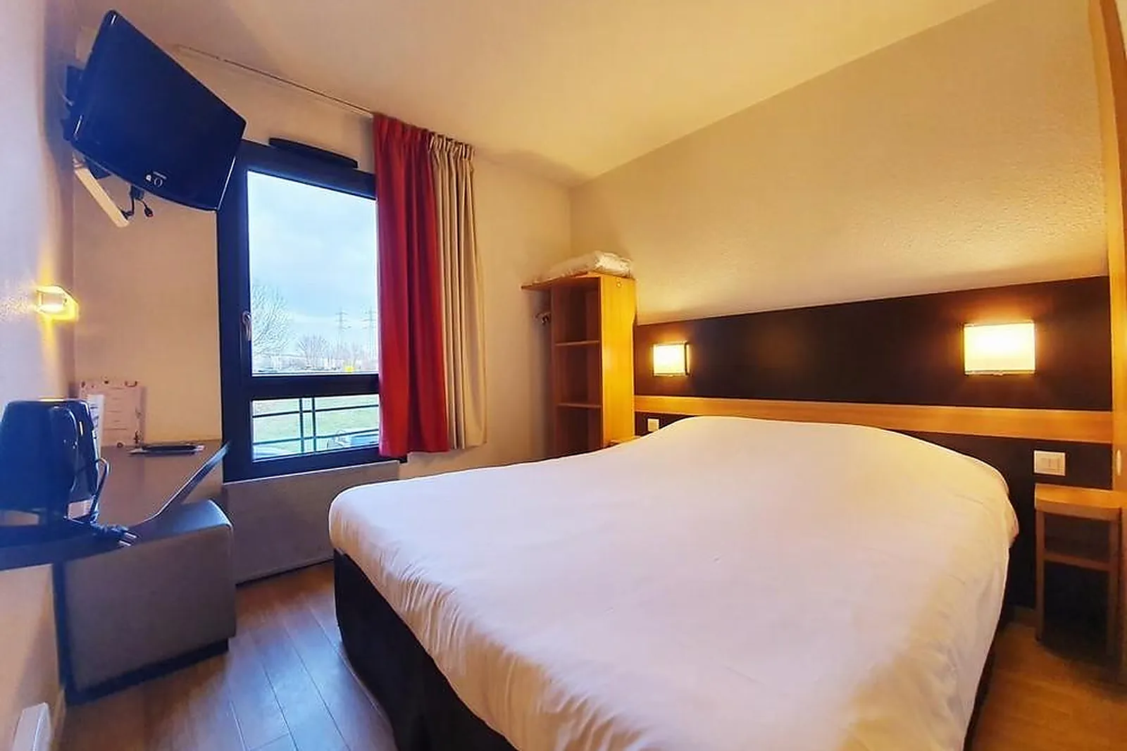 Lieux événementiels, HÔTEL INN DESIGN RESTO NOVO CHARTRES