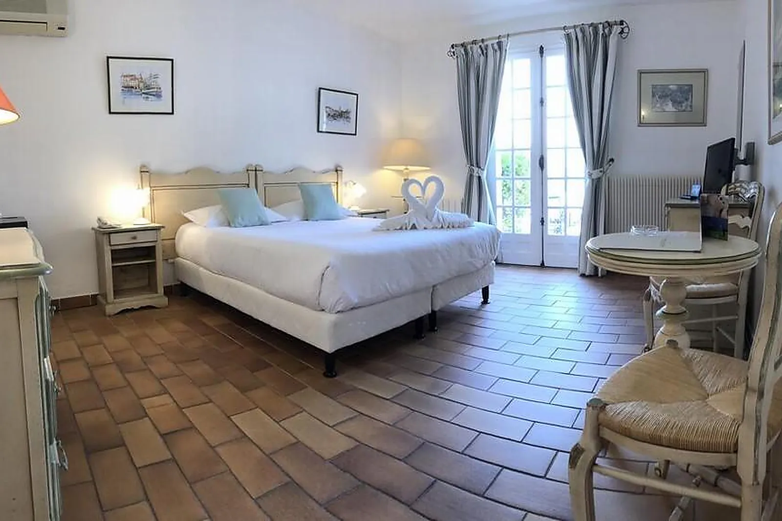 Lieux événementiels, HÔTEL JAS NEUF