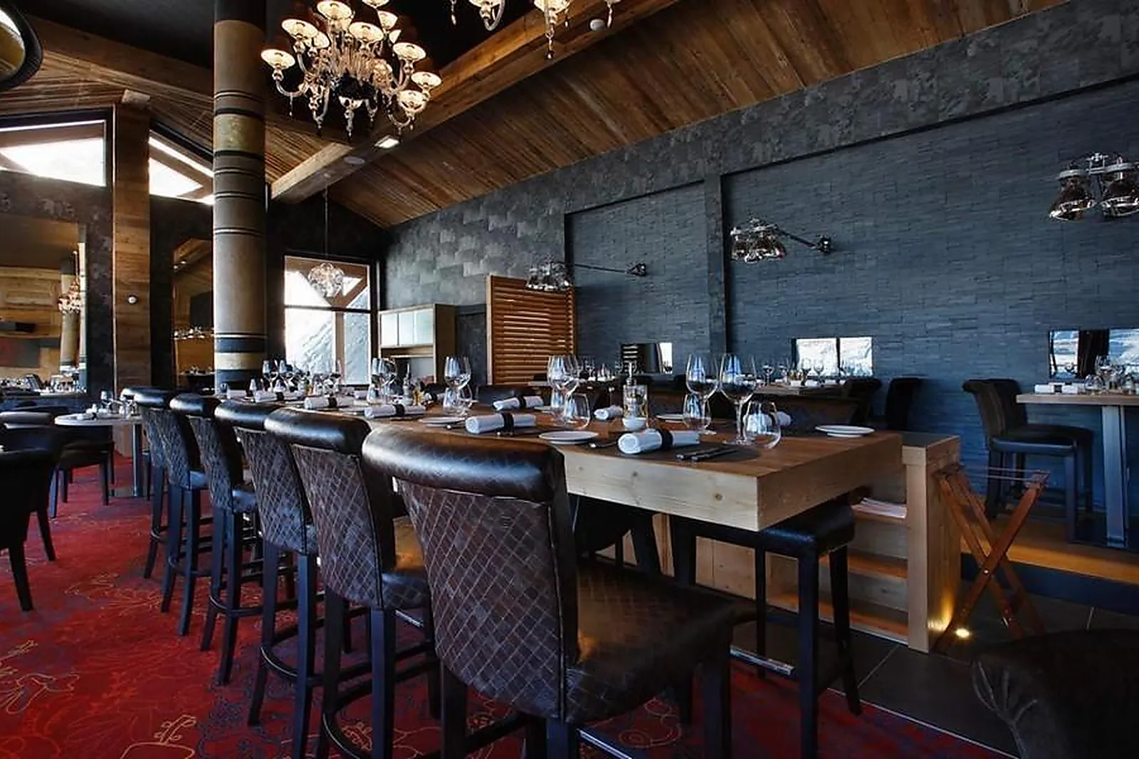 Lieux événementiels, HÔTEL KOH-I NOR