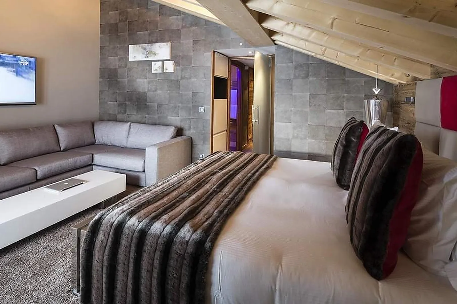 Lieux événementiels, HÔTEL KOH-I NOR