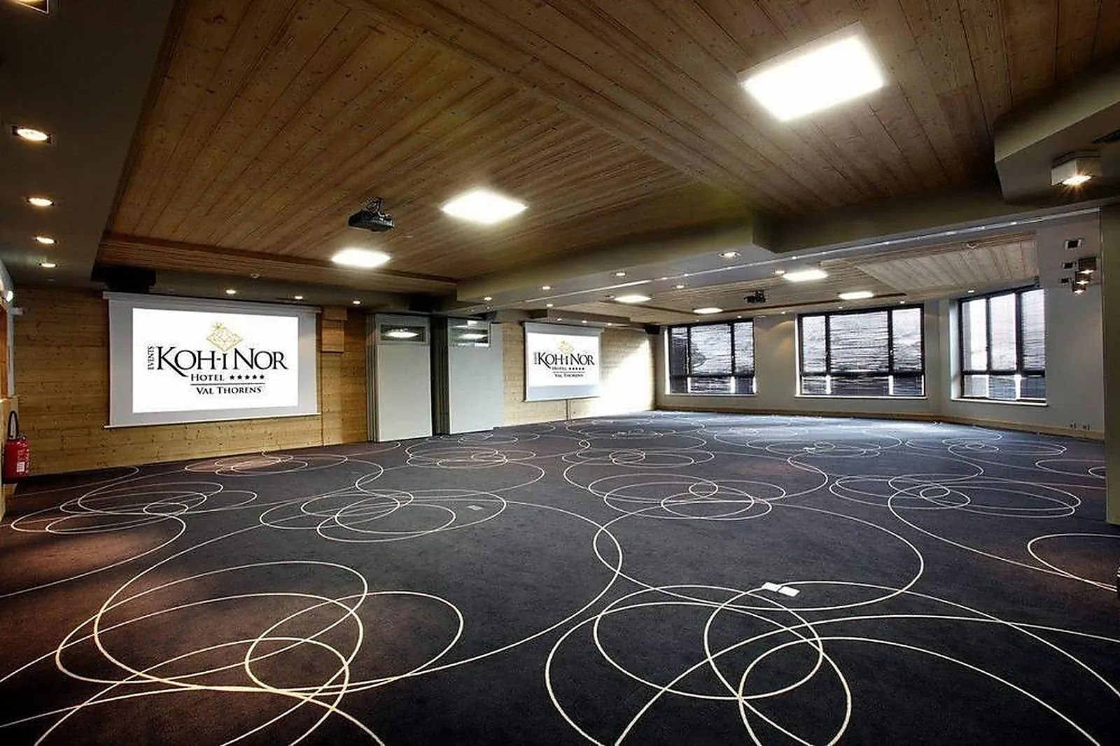 Lieux événementiels, HÔTEL KOH-I NOR
