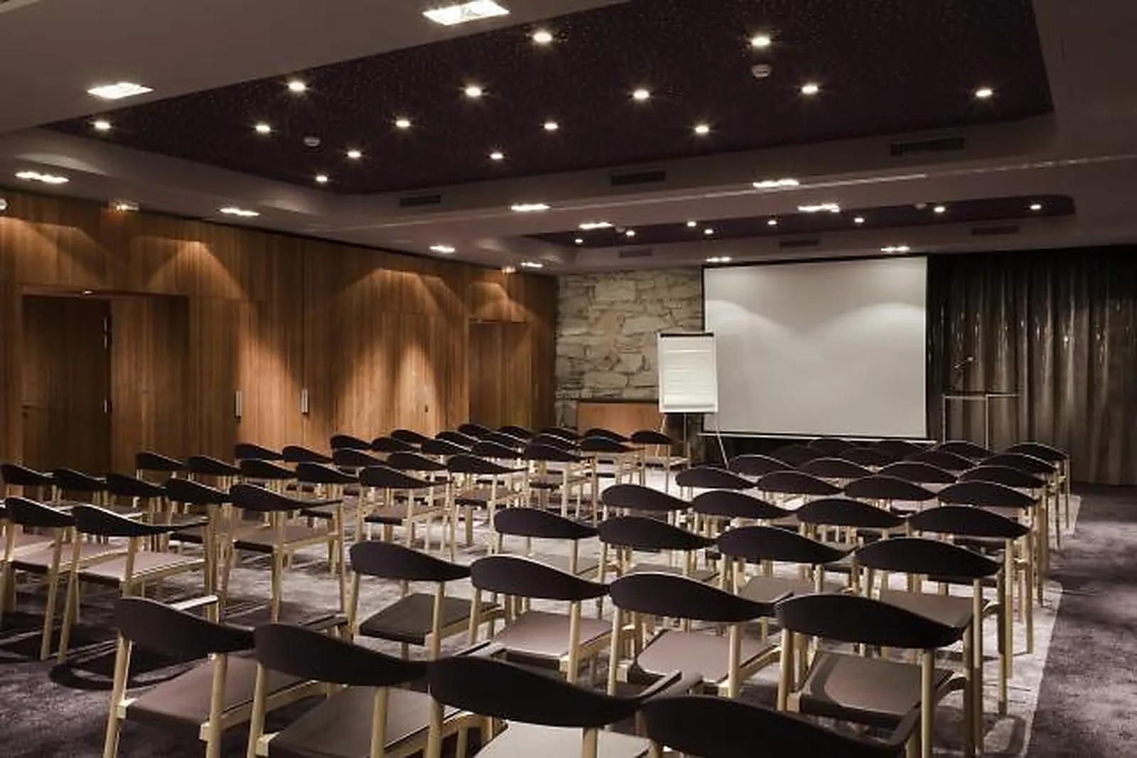 Lieux événementiels, HÔTEL L'AIGLE DES NEIGES