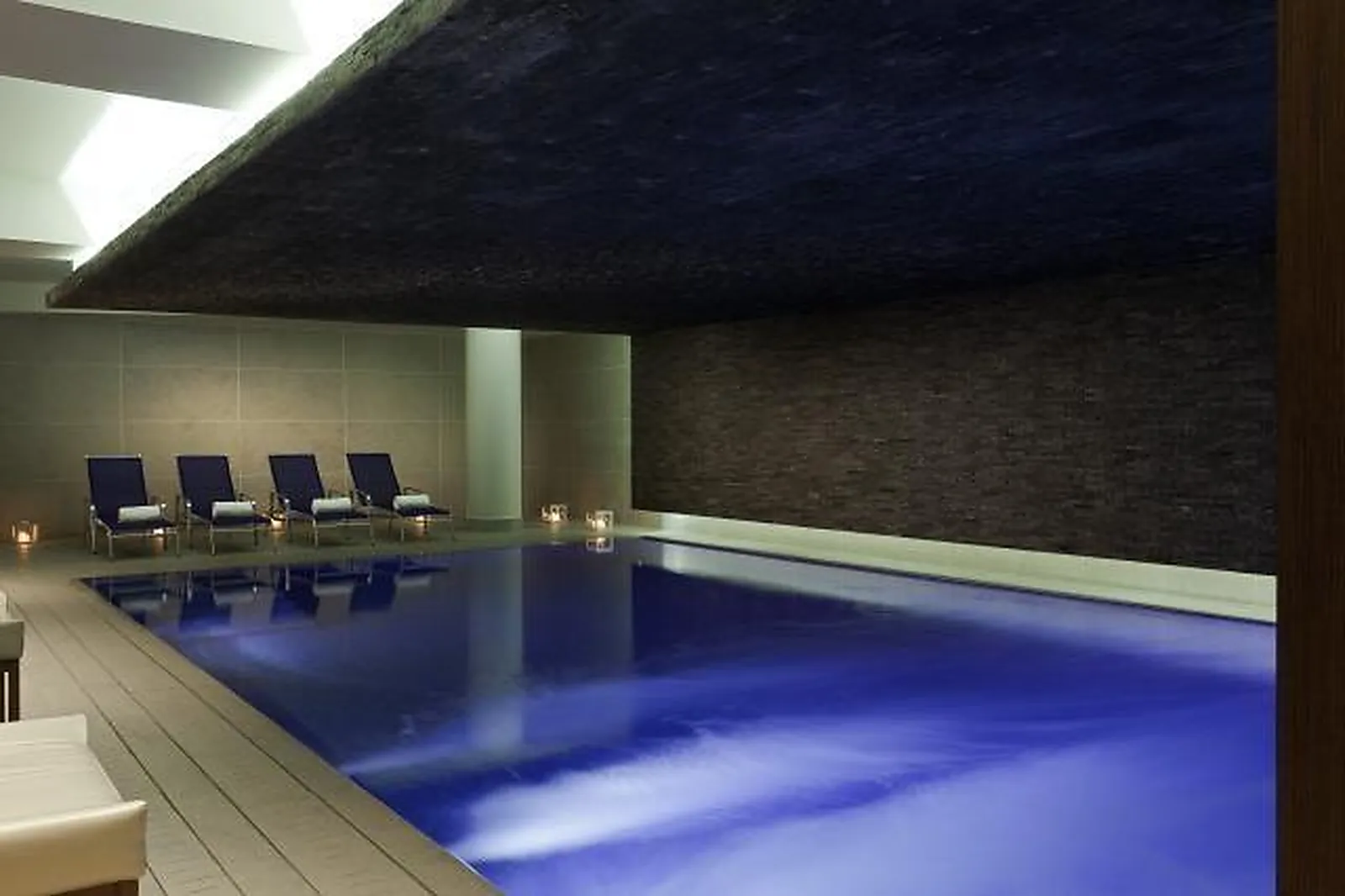 Lieux événementiels, HÔTEL L'AIGLE DES NEIGES