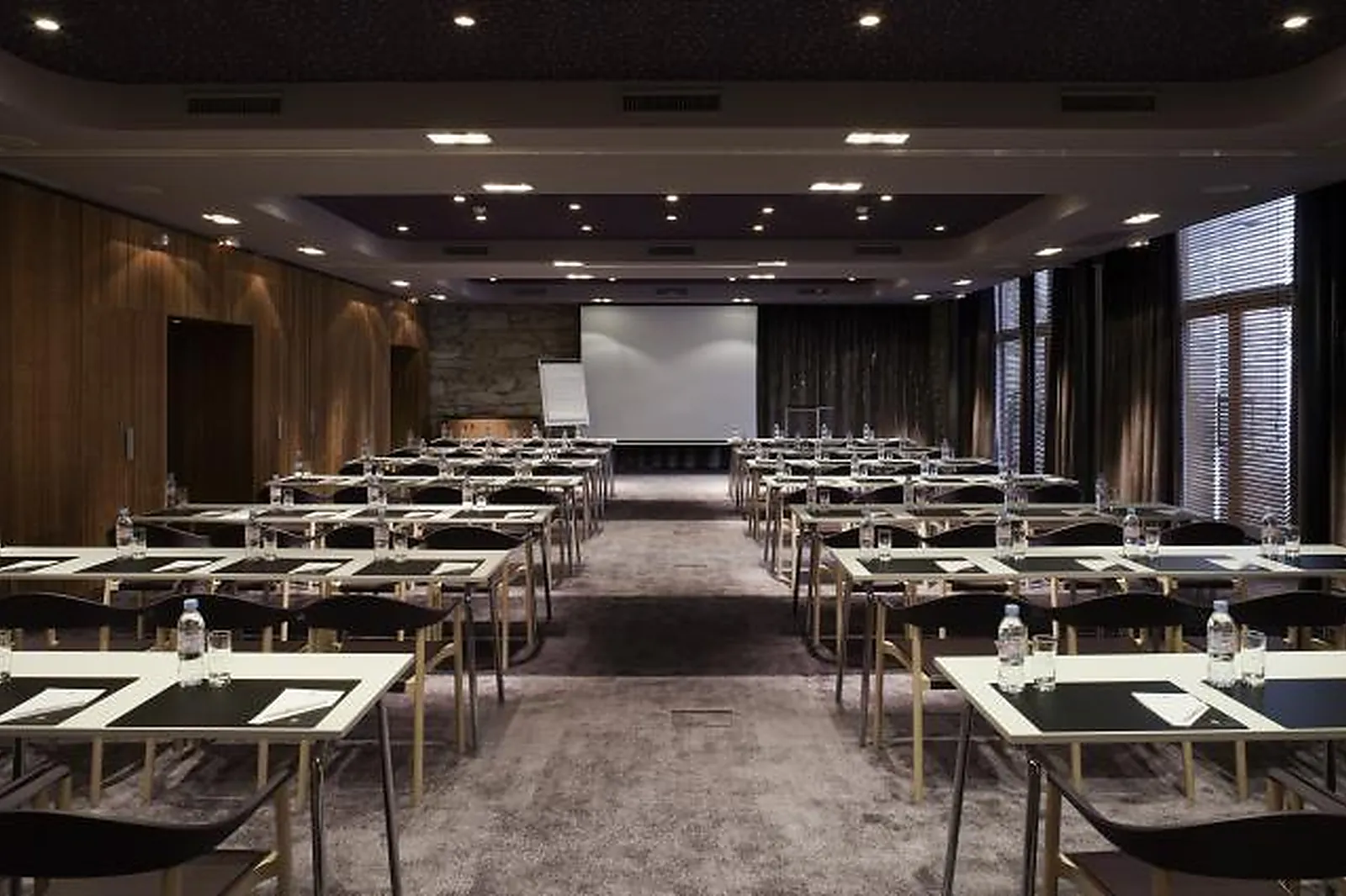 Lieux événementiels, HÔTEL L'AIGLE DES NEIGES