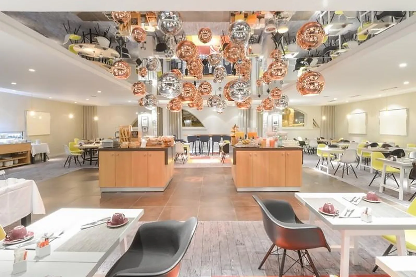 Lieux événementiels, HÔTEL L'AIGLE DES NEIGES