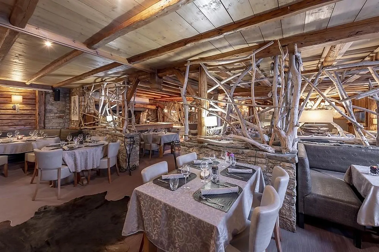 Lieux événementiels, HÔTEL L'ETERLOU