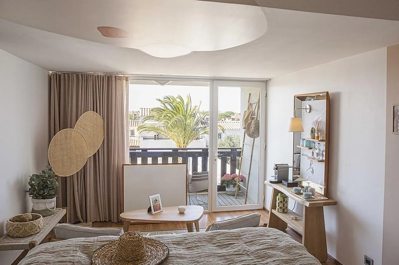 Lieux événementiels, HOTEL L'ILE DE LA LAGUNE