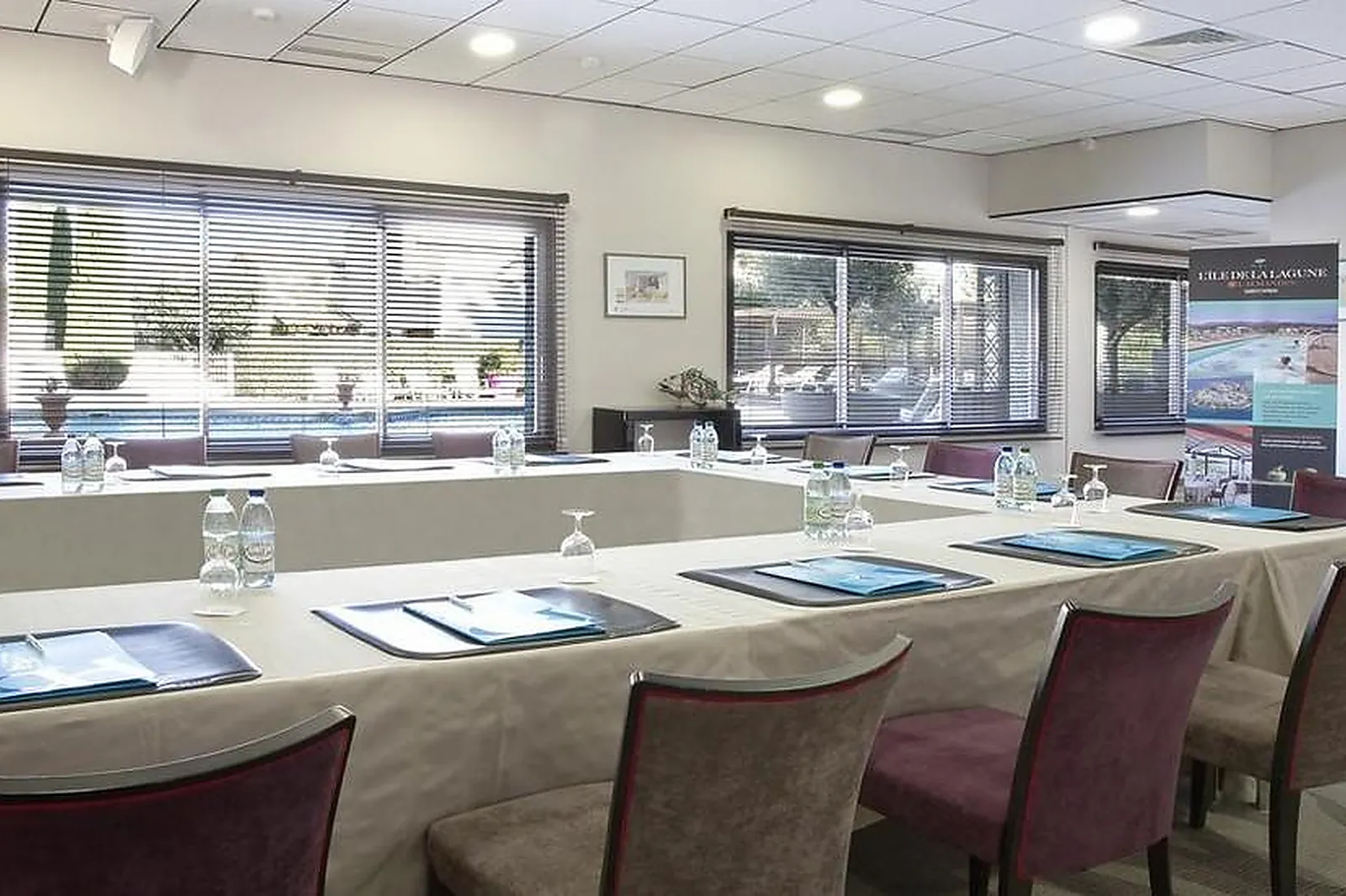 Lieux événementiels, HOTEL L'ILE DE LA LAGUNE