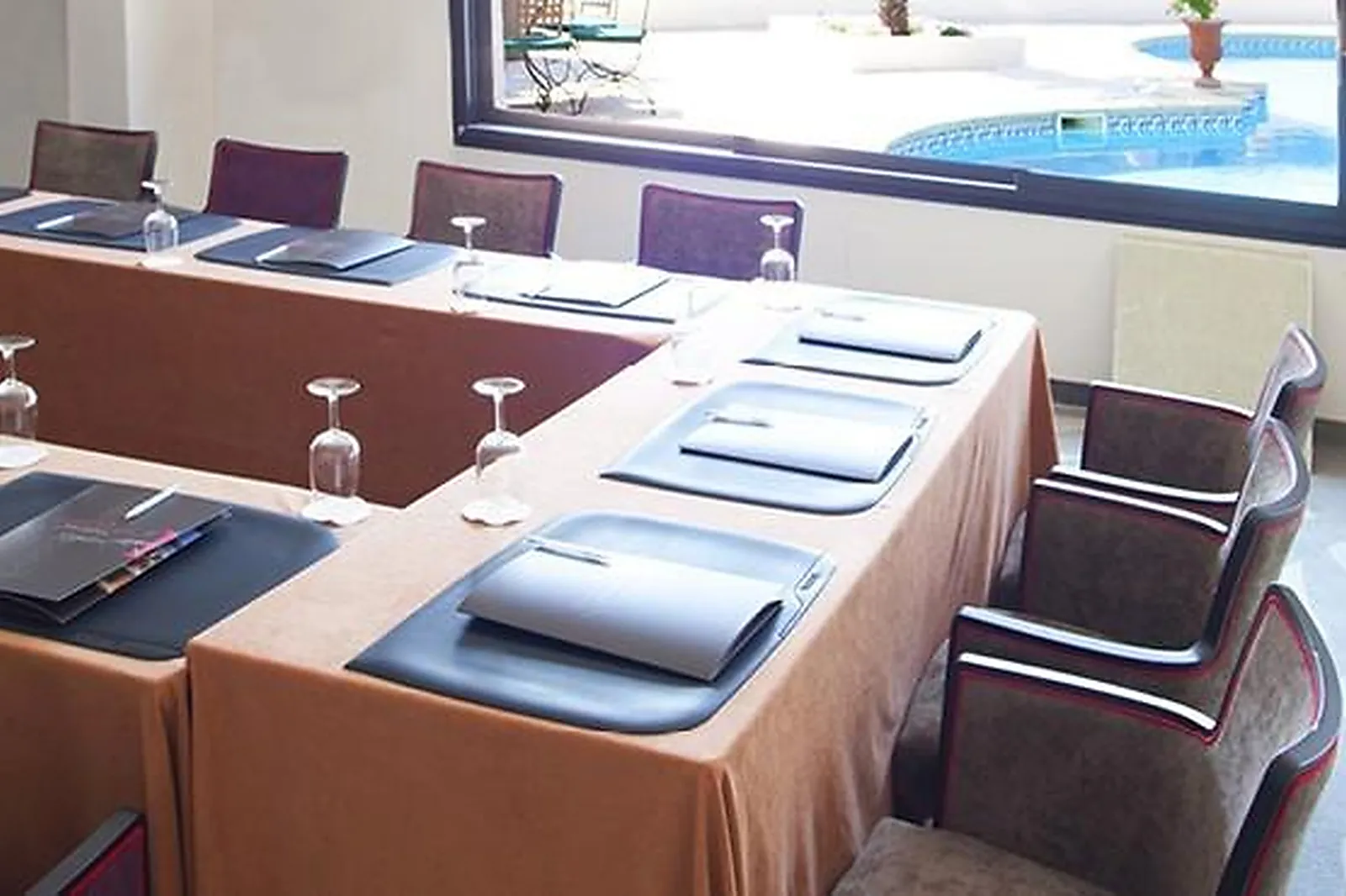 Lieux événementiels, HOTEL L'ILE DE LA LAGUNE