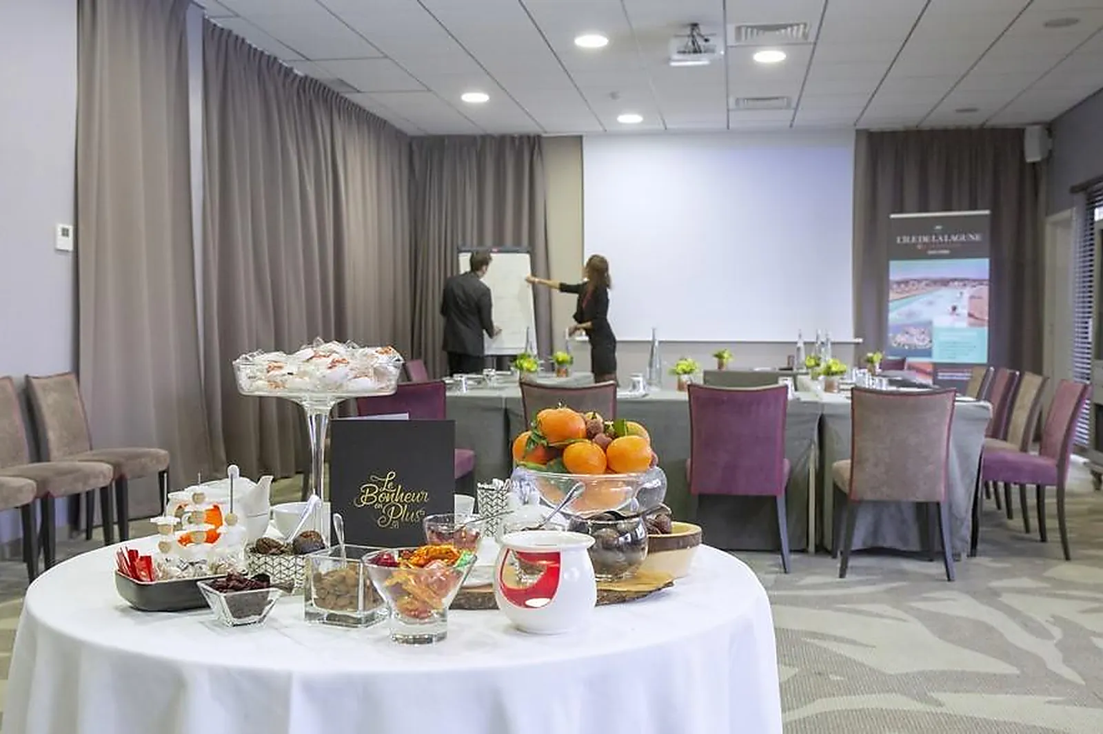 Lieux événementiels, HOTEL L'ILE DE LA LAGUNE