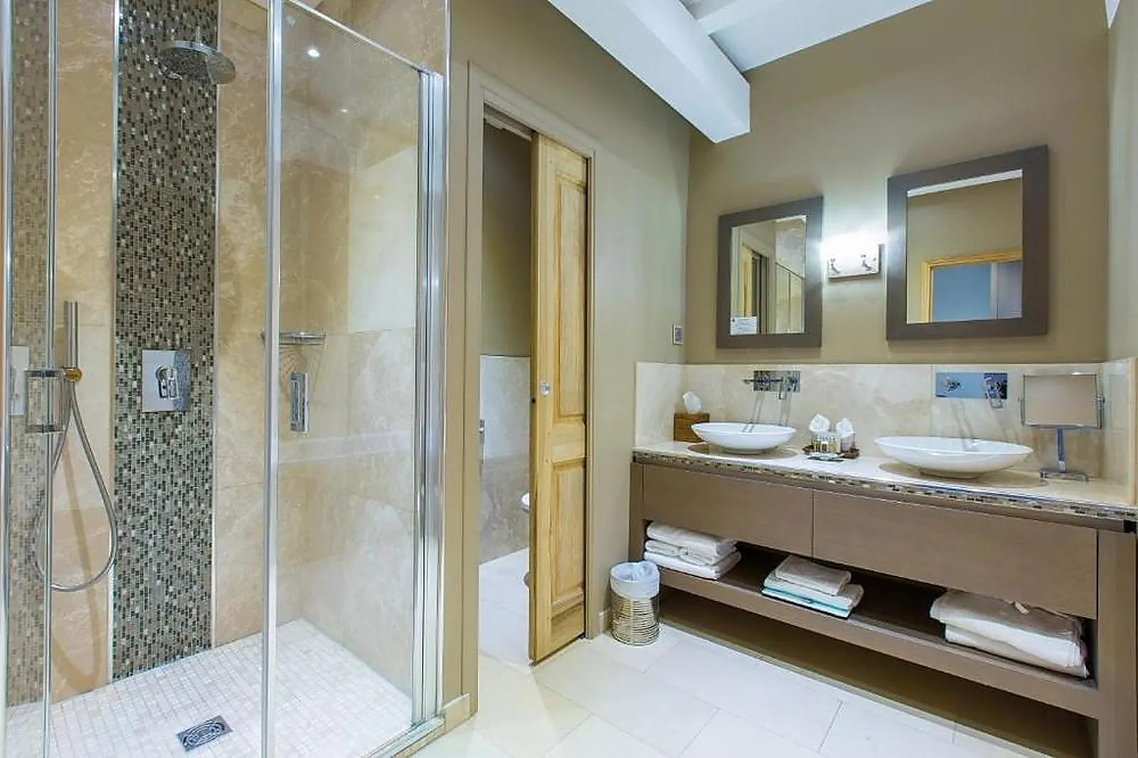 Lieux événementiels, HÔTEL LA BASTIDE SAINT GEORGES