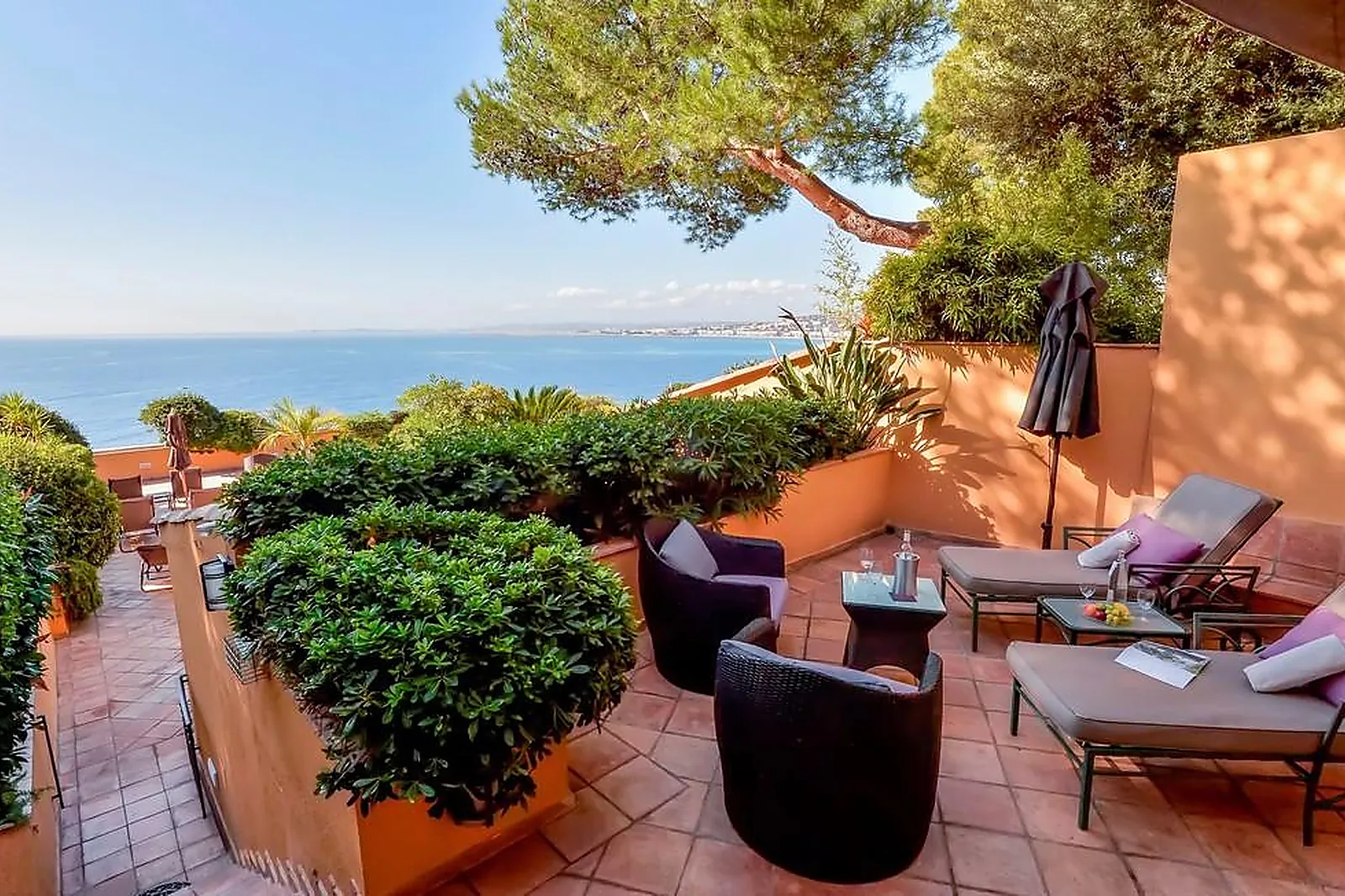 Lieux événementiels, HÔTEL LA PEROUSE