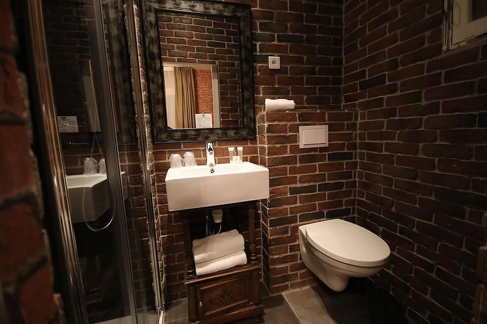 Lieux événementiels, HÔTEL LAKESIDE