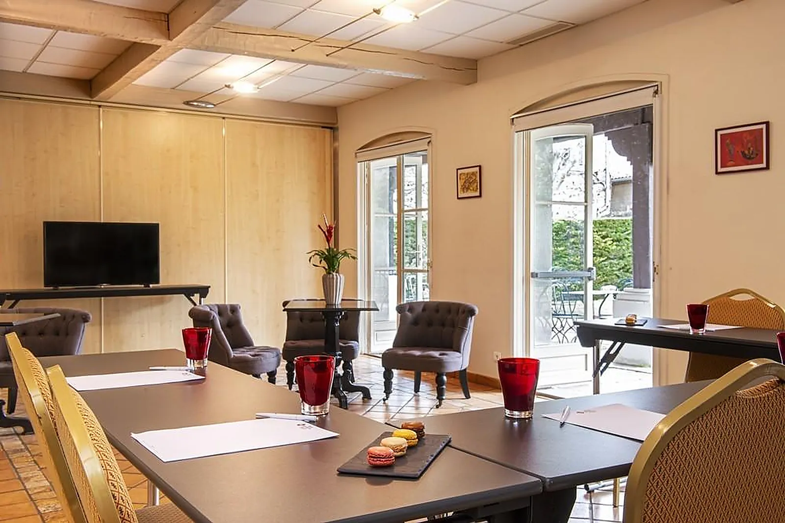 Lieux événementiels, HÔTEL LE DONJON - COEUR DE LA CITÉ MÉDIÉVALE