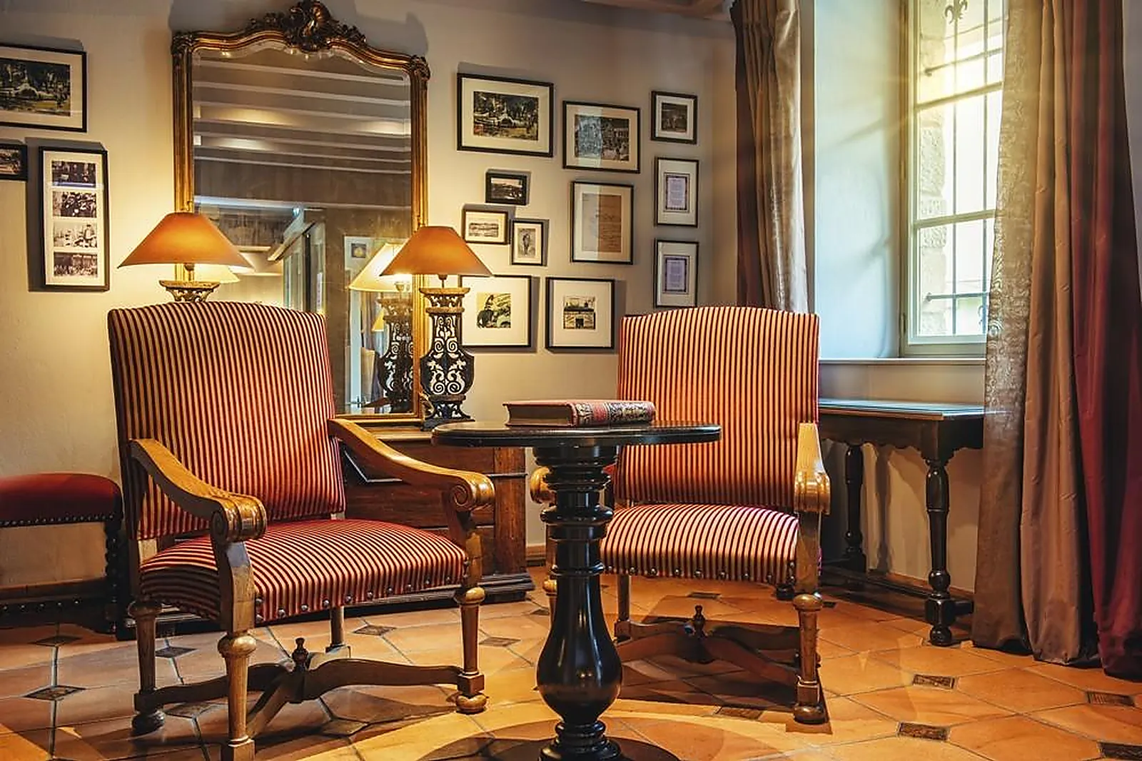 Lieux événementiels, HÔTEL LE DONJON - COEUR DE LA CITÉ MÉDIÉVALE