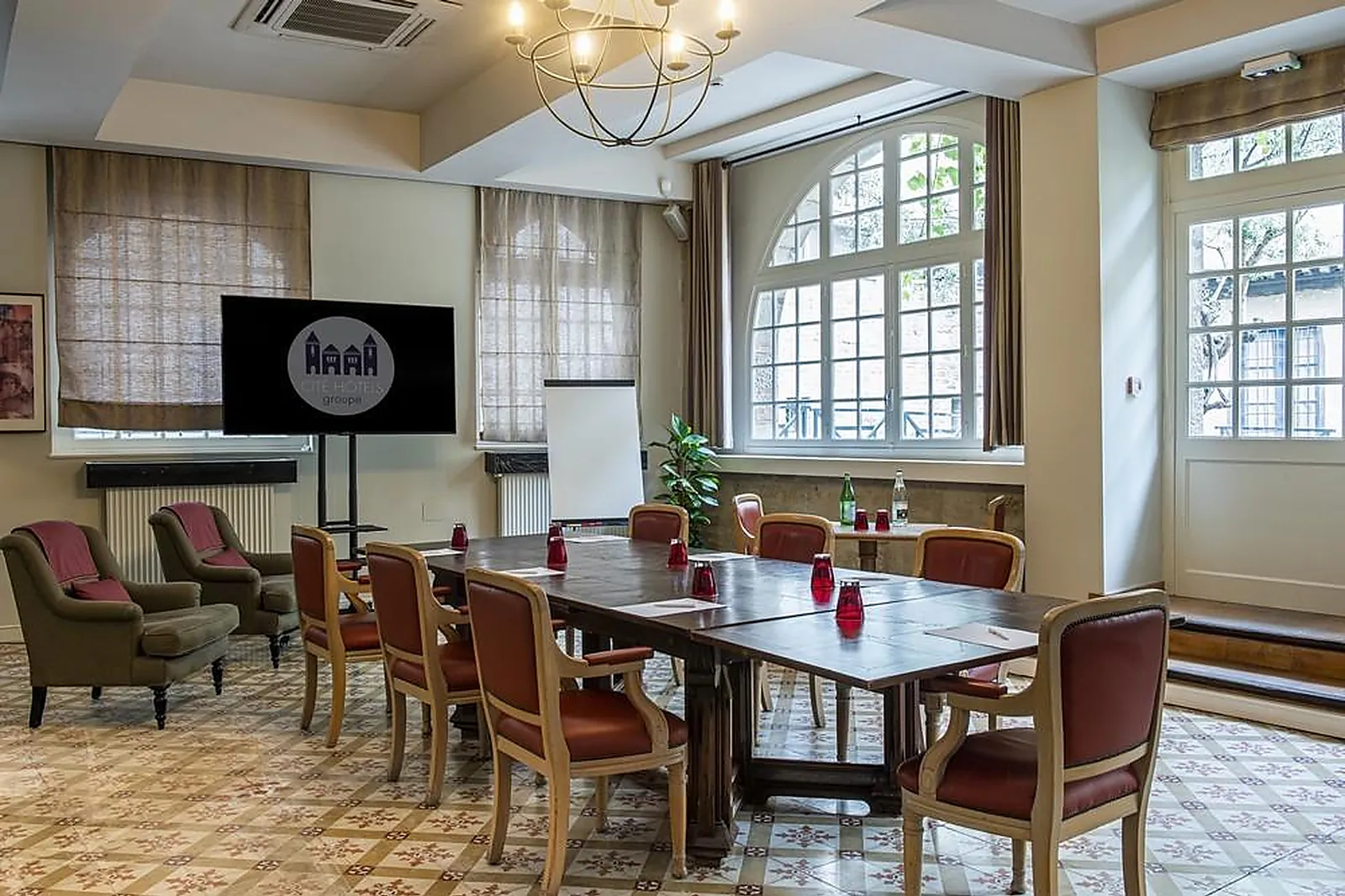 Lieux événementiels, HÔTEL LE DONJON - COEUR DE LA CITÉ MÉDIÉVALE