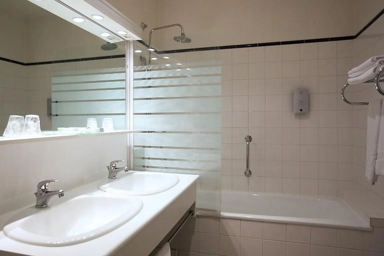 Lieux événementiels, HOTEL LE FRANCE