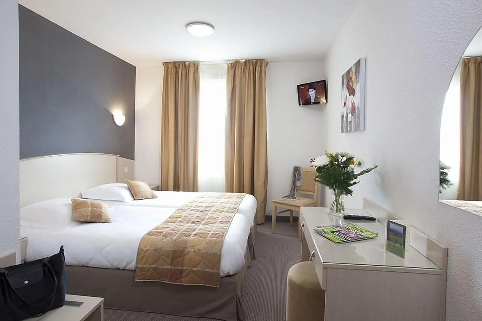 Lieux événementiels, HÔTEL LE KOLIBRI