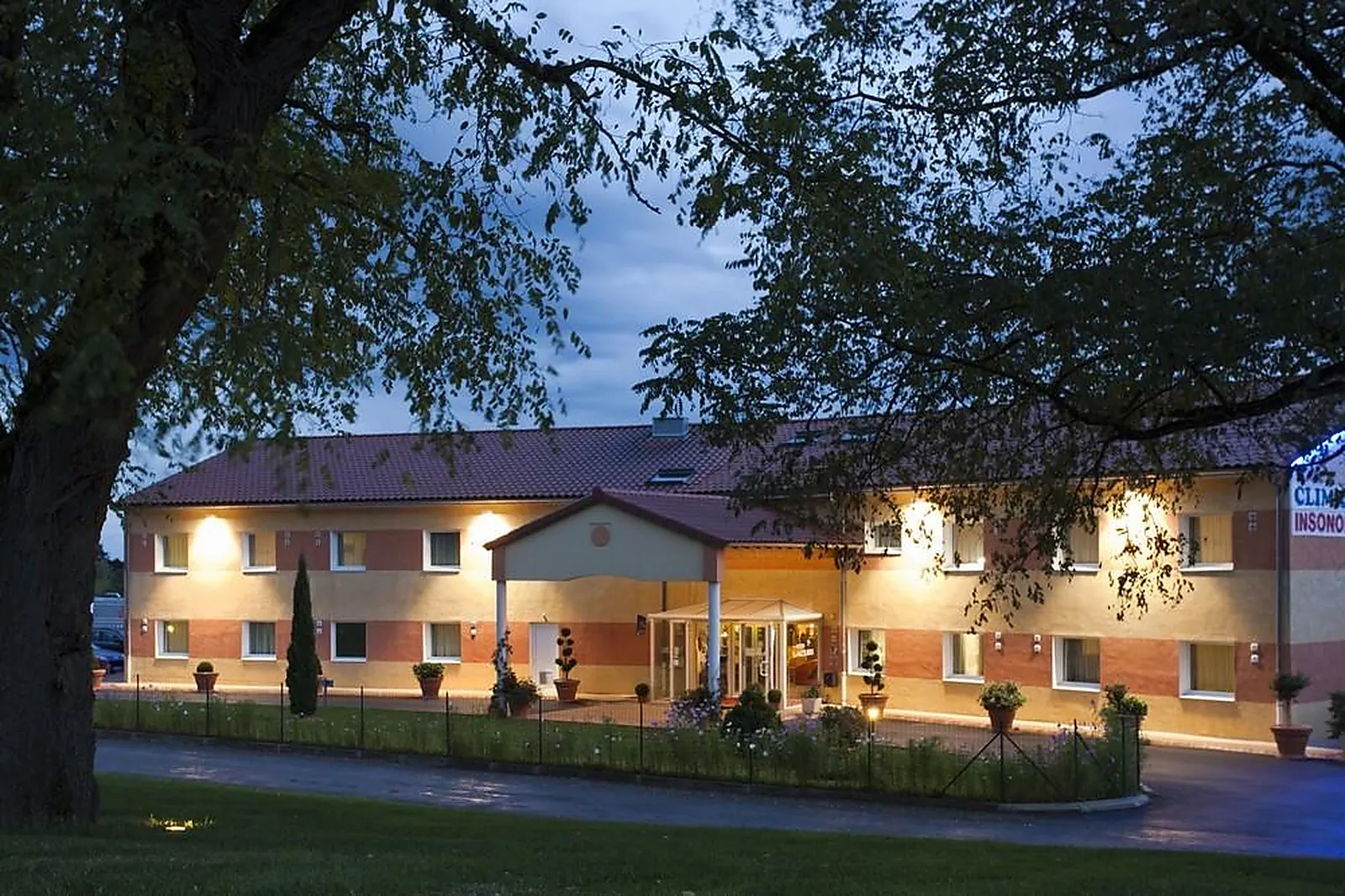 Lieux événementiels, HÔTEL LE KOLIBRI