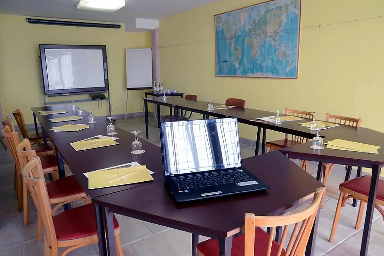 Lieux événementiels, HOTEL LE MONT BARRAL