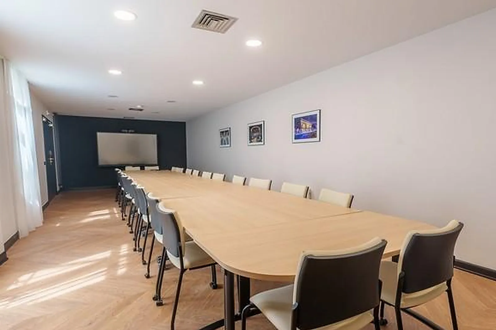 Lieux événementiels, HÔTEL LE PICARDY