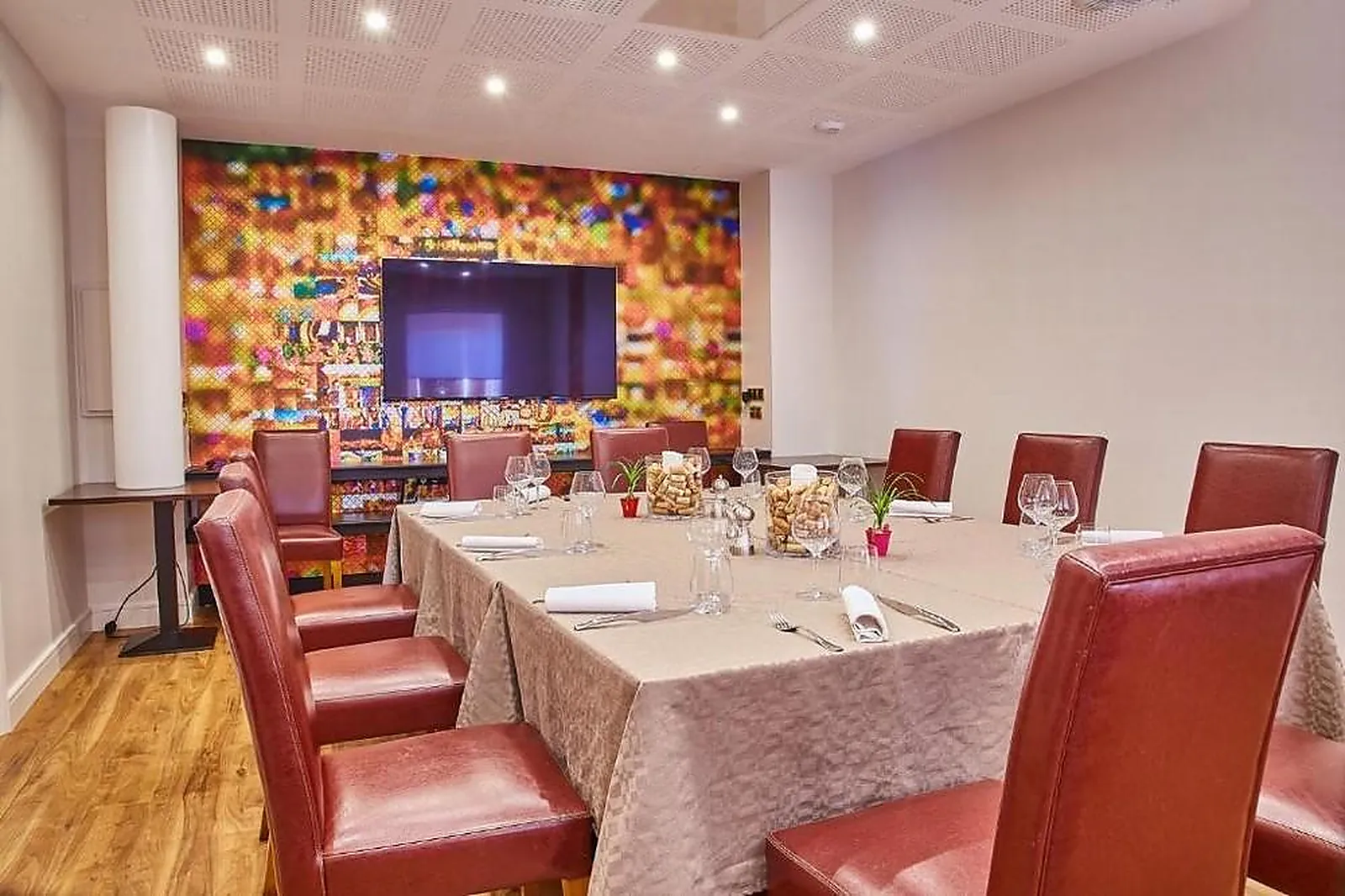 Lieux événementiels, HOTEL LE PLACE NEUVE