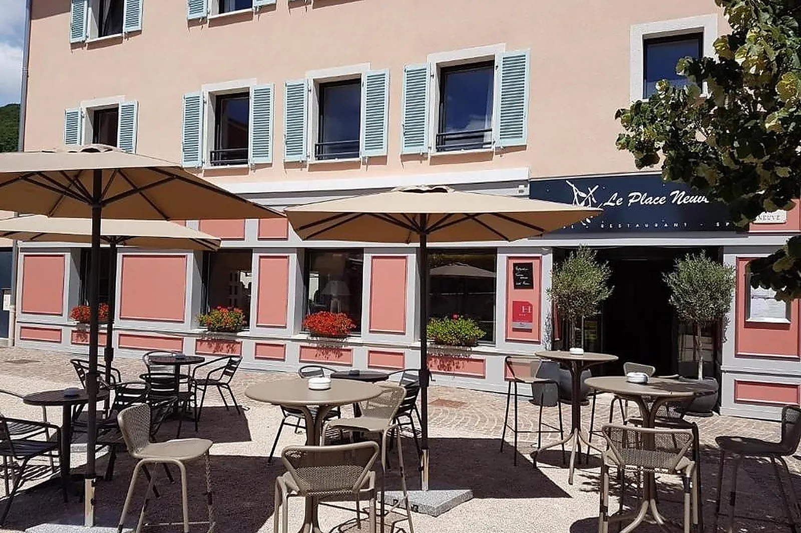 Lieux événementiels, HOTEL LE PLACE NEUVE