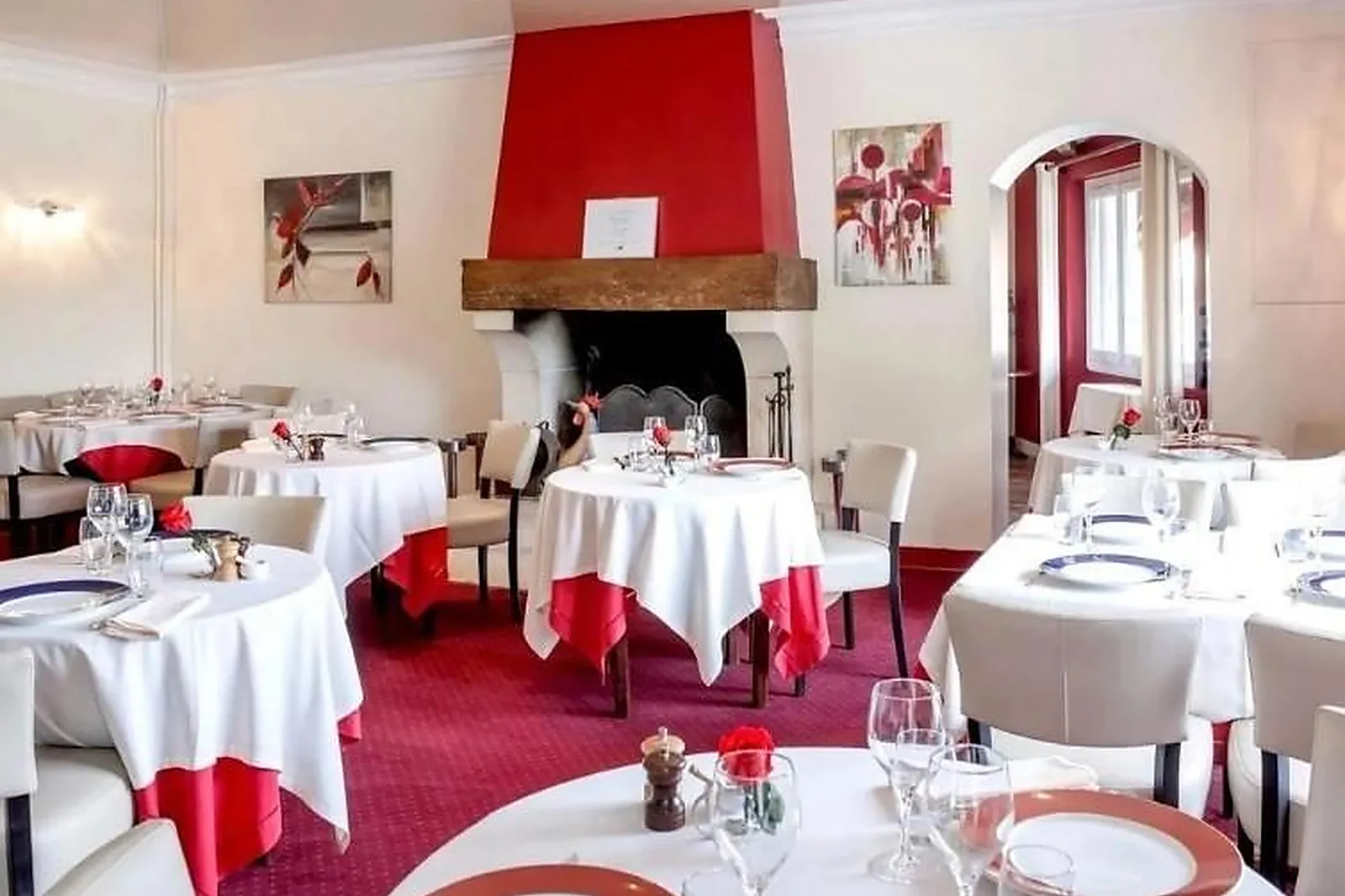 Lieux événementiels, HÔTEL LE SAINT JACQUES