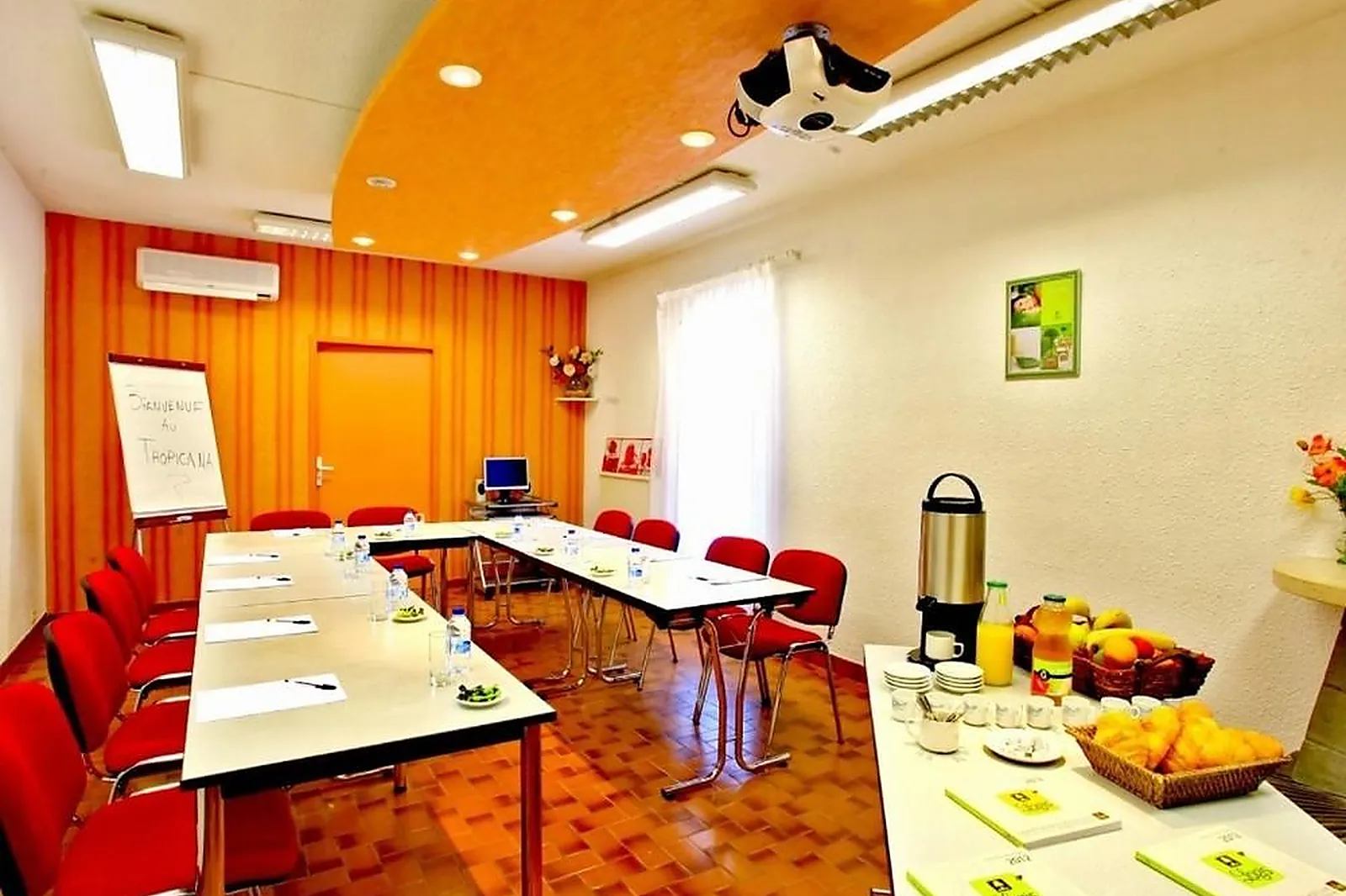 Lieux événementiels, HÔTEL LE TROPICANA