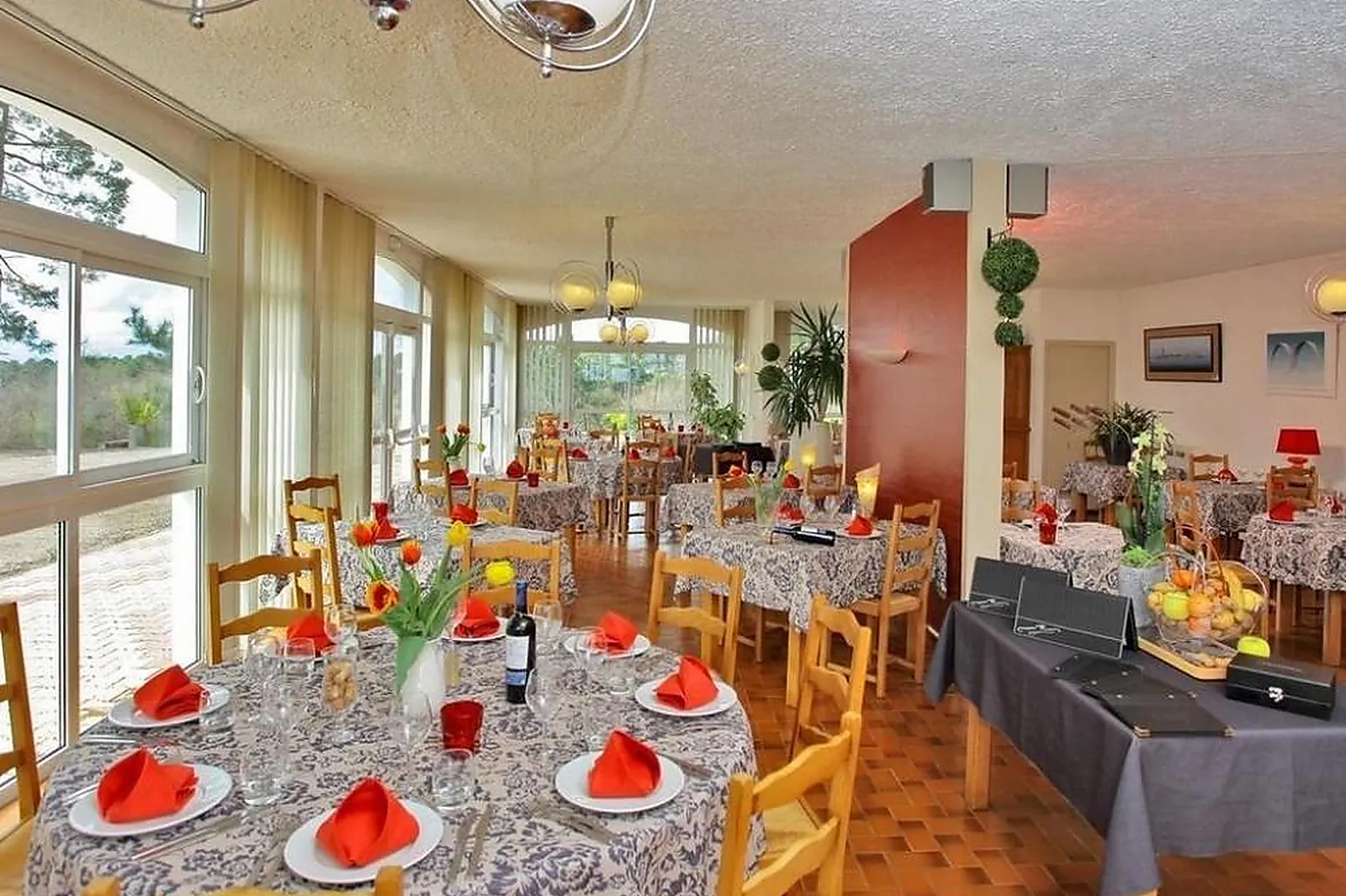 Lieux événementiels, HÔTEL LE TROPICANA