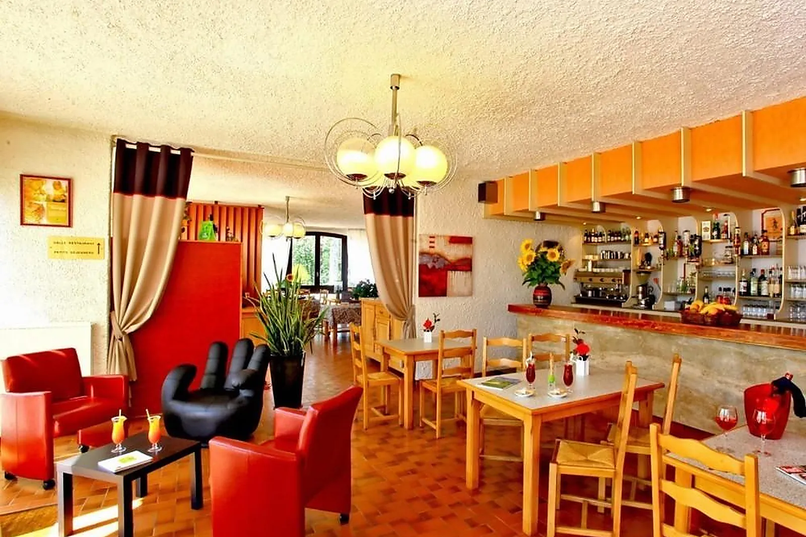 Lieux événementiels, HÔTEL LE TROPICANA