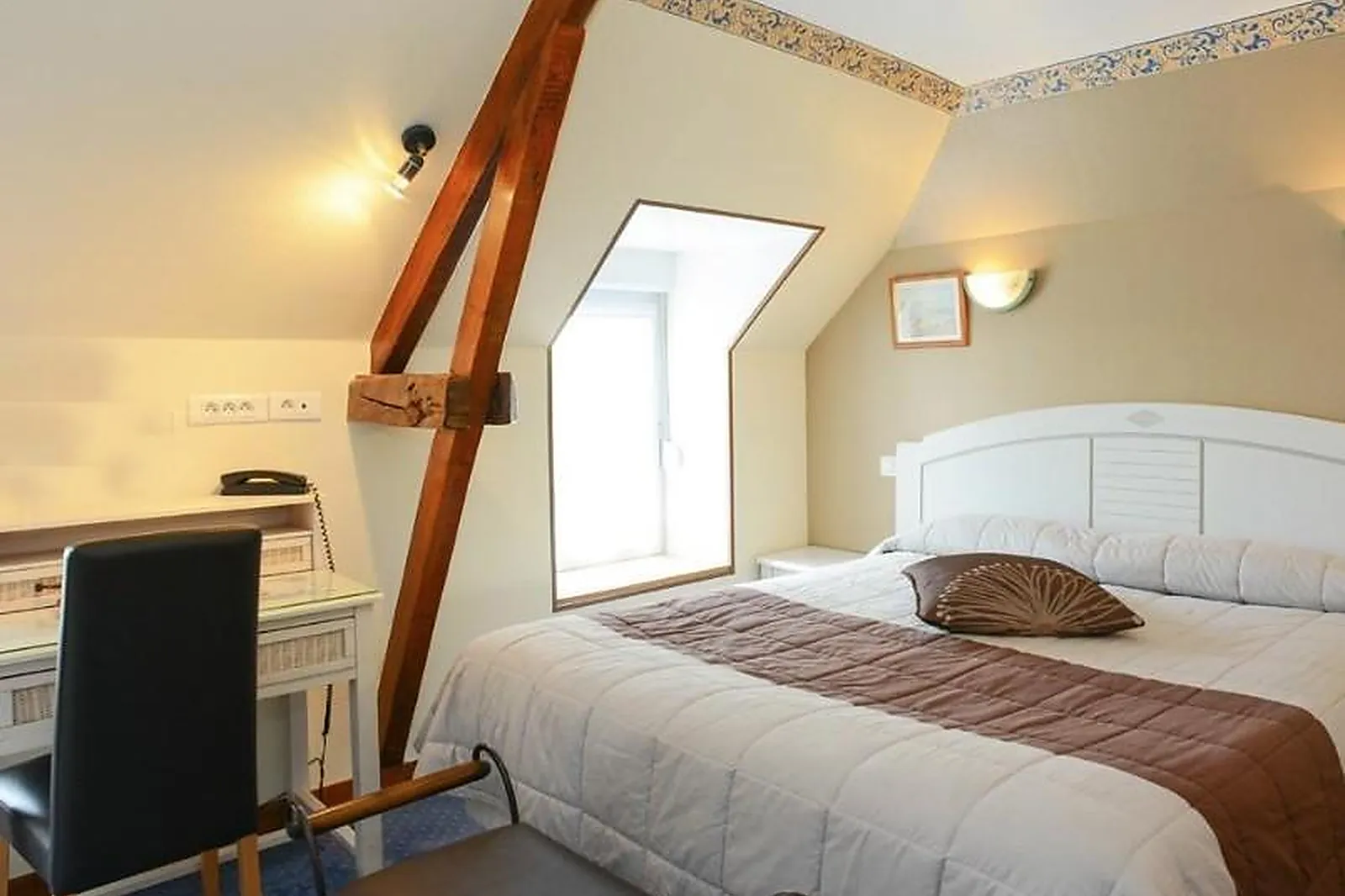 Lieux événementiels, HÔTEL LES 13 ASSIETTES