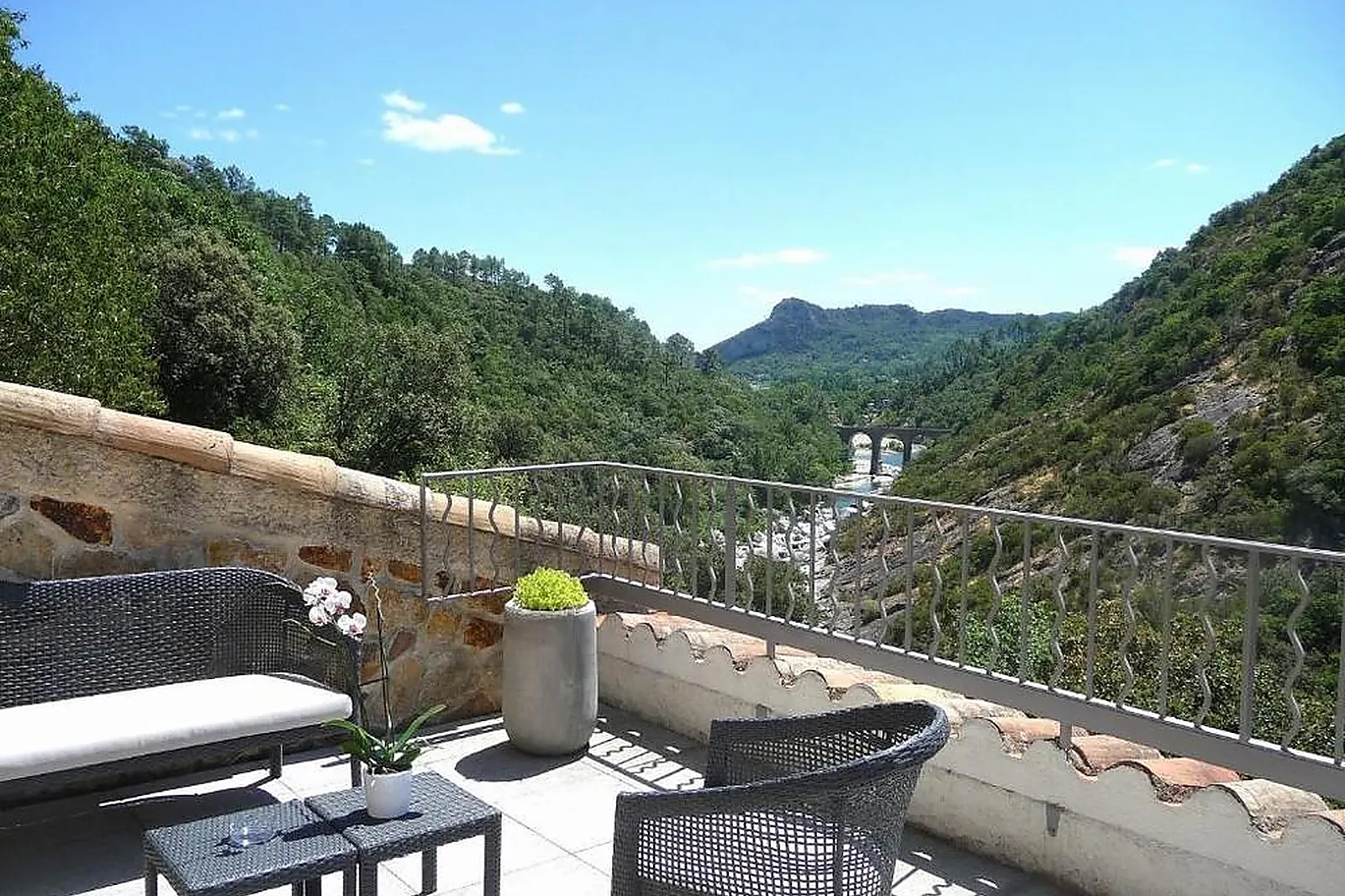 Lieux événementiels, HÔTEL LES 3 BARBUS