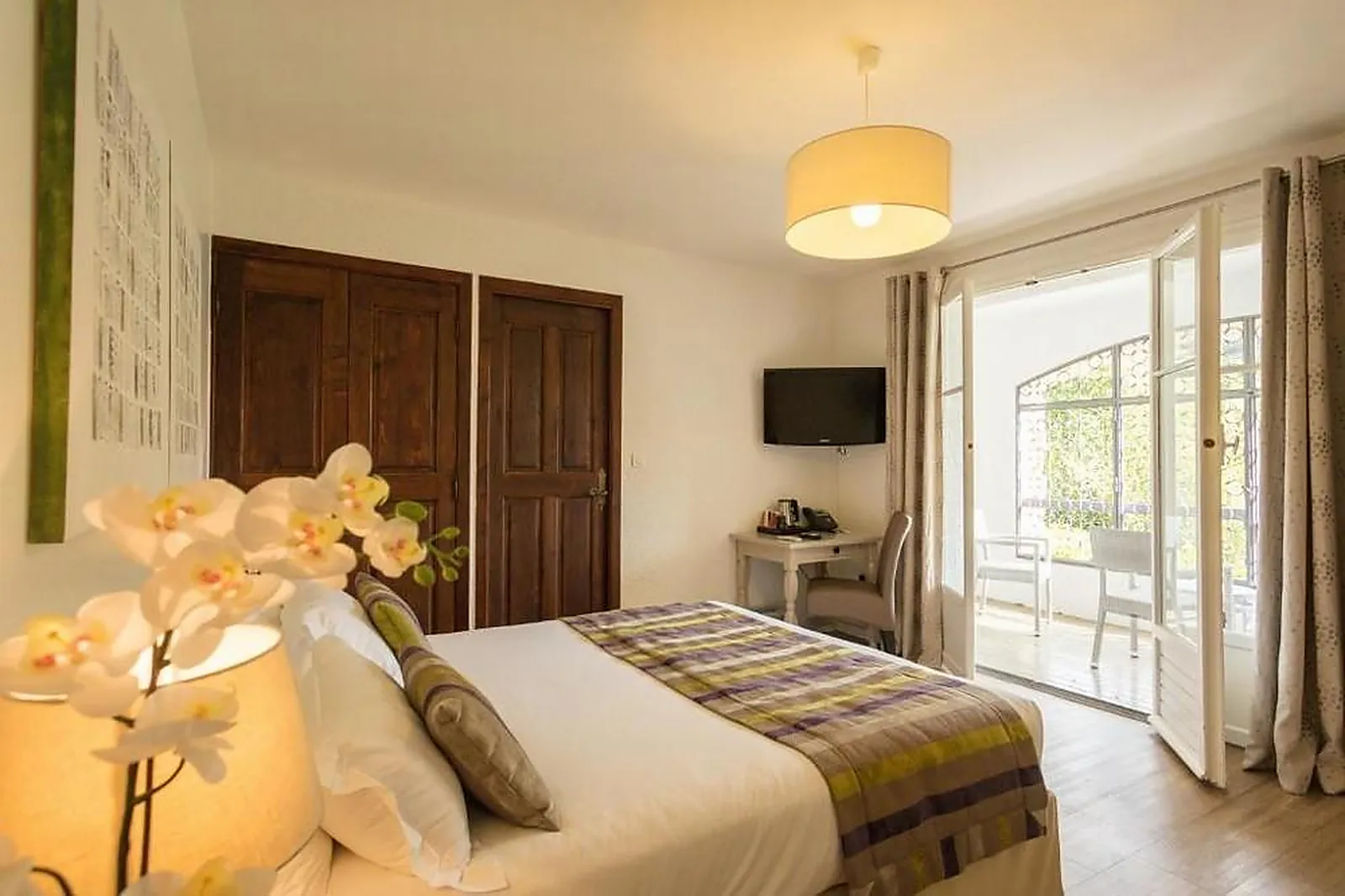 Lieux événementiels, HÔTEL LES 3 BARBUS