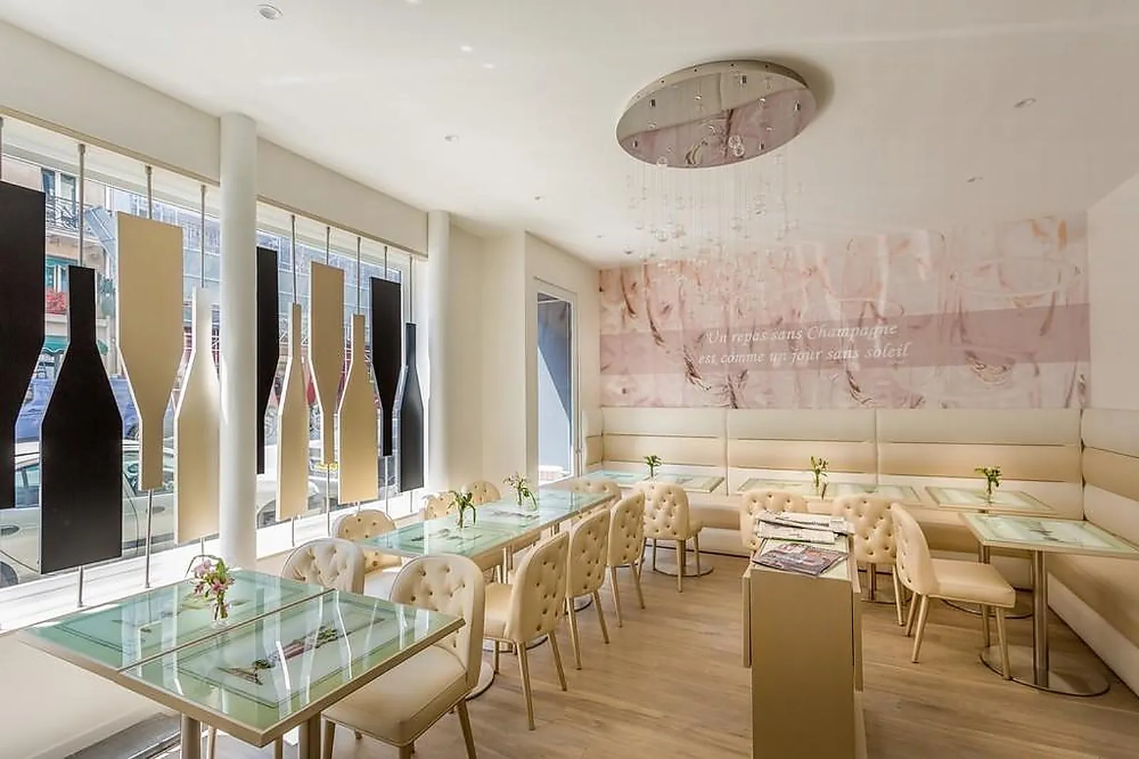 Lieux événementiels, HÔTEL LES BULLES DE PARIS