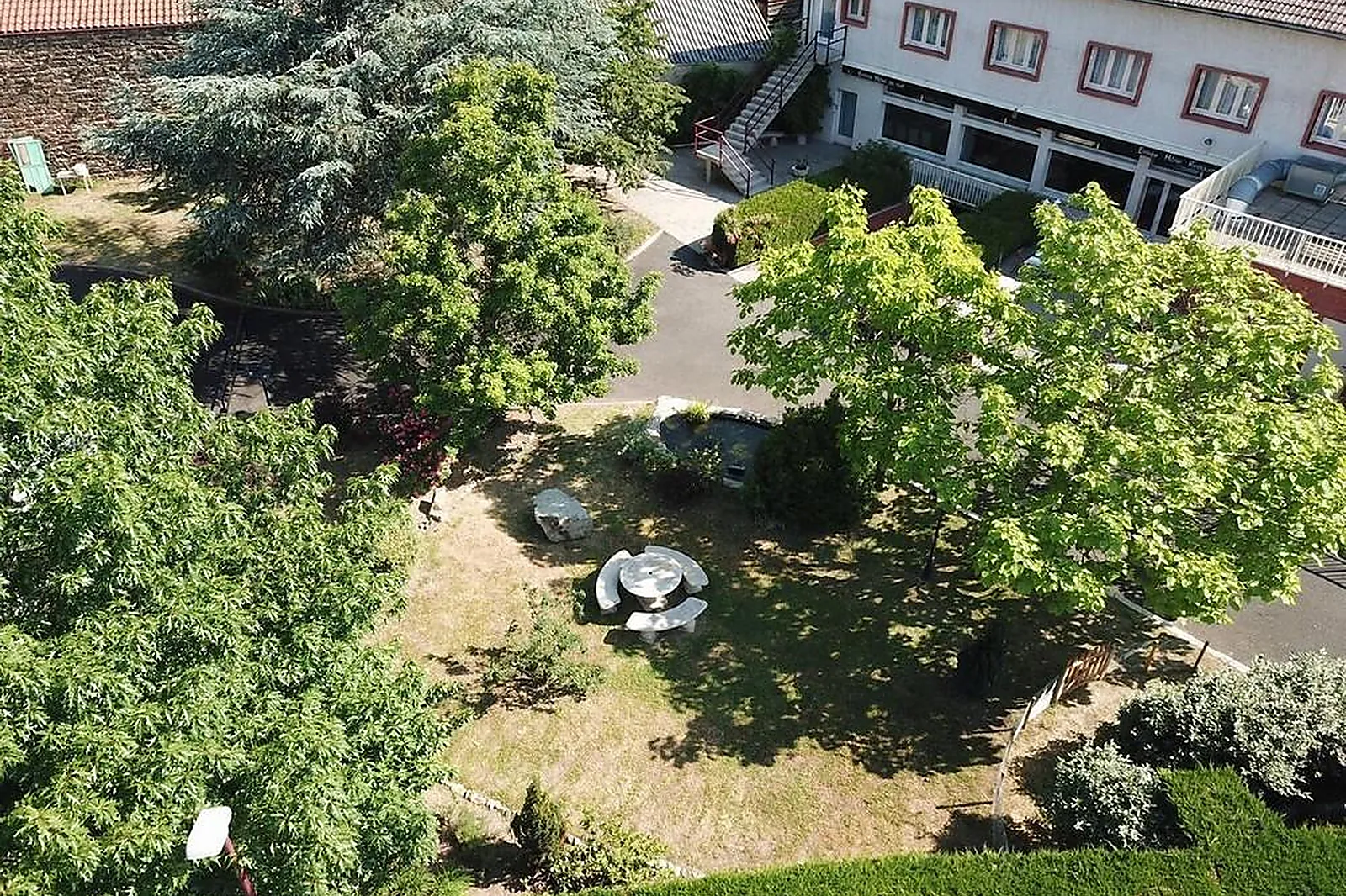 Lieux événementiels, HÔTEL LES GLYCINES RESTAURANT HYDROPATHES