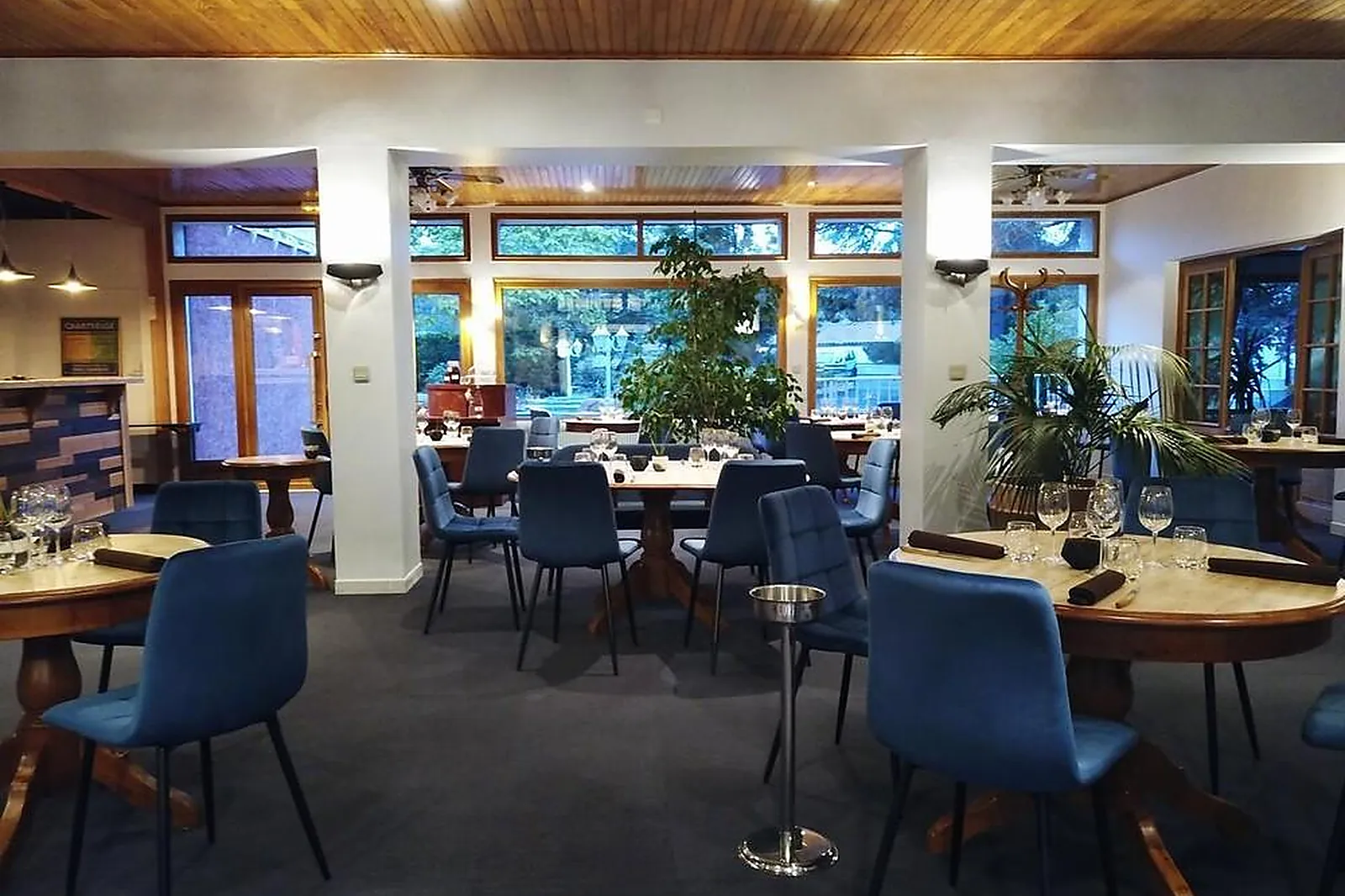 Lieux événementiels, HÔTEL LES GLYCINES RESTAURANT HYDROPATHES