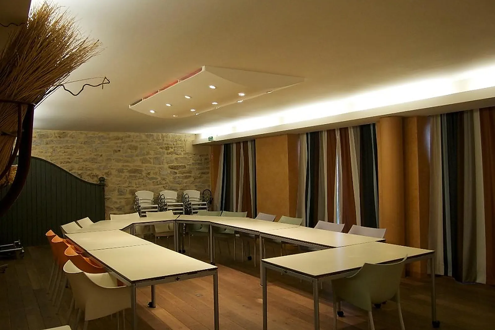 Lieux événementiels, HÔTEL LES PAGES