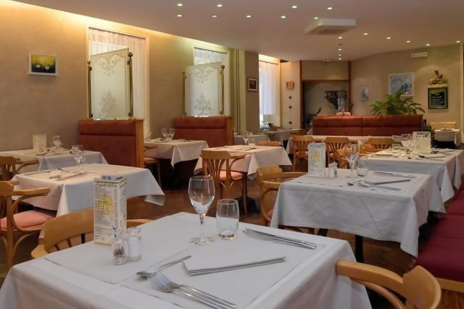 Lieux événementiels, HÔTEL LES PAGES