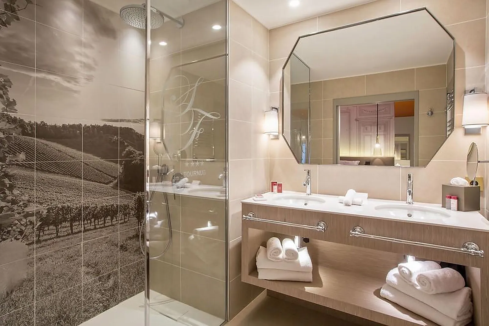 Lieux événementiels, HÔTEL LES SEPT FONTAINES