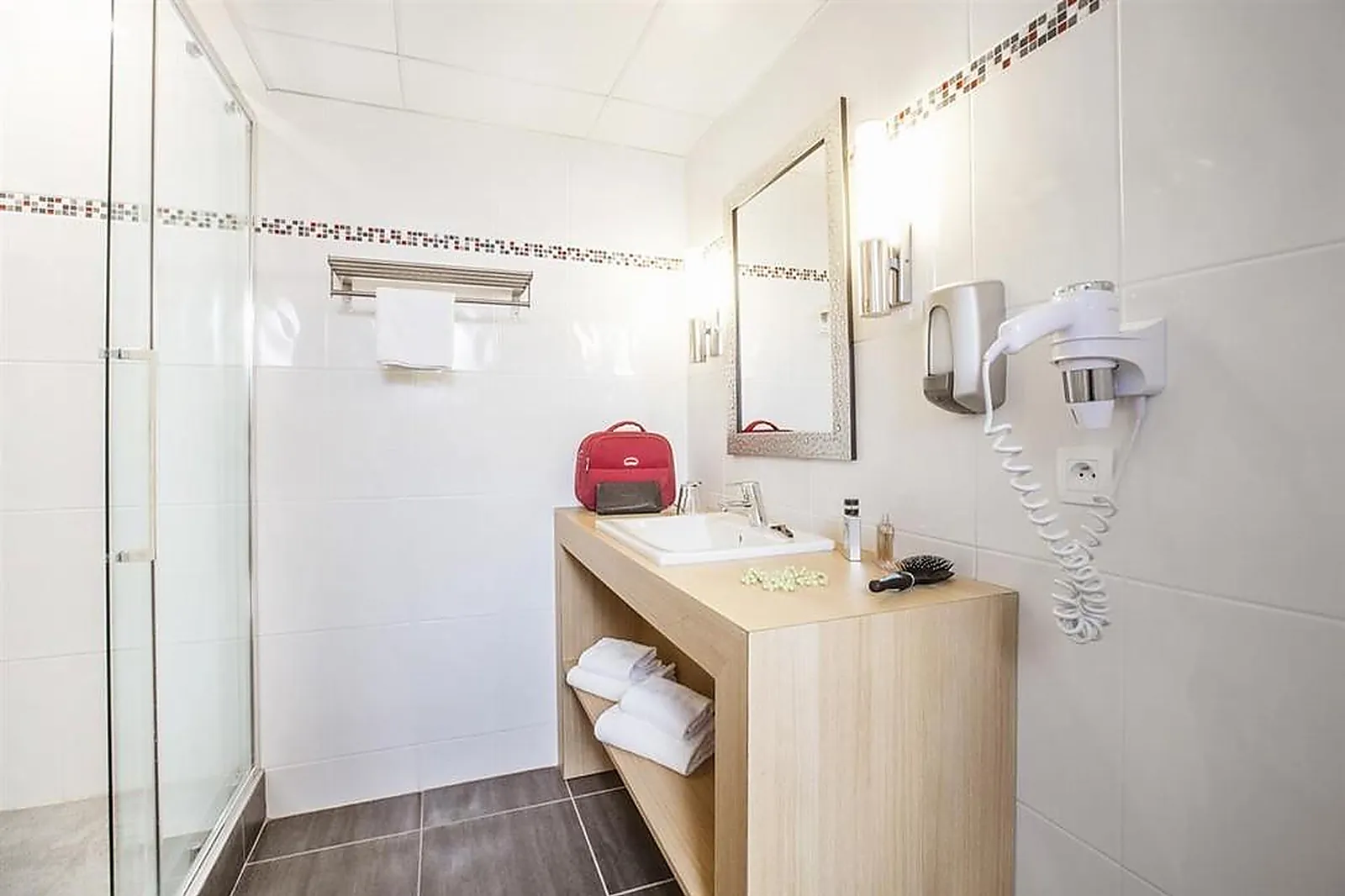 Lieux événementiels, HÔTEL LOREAK