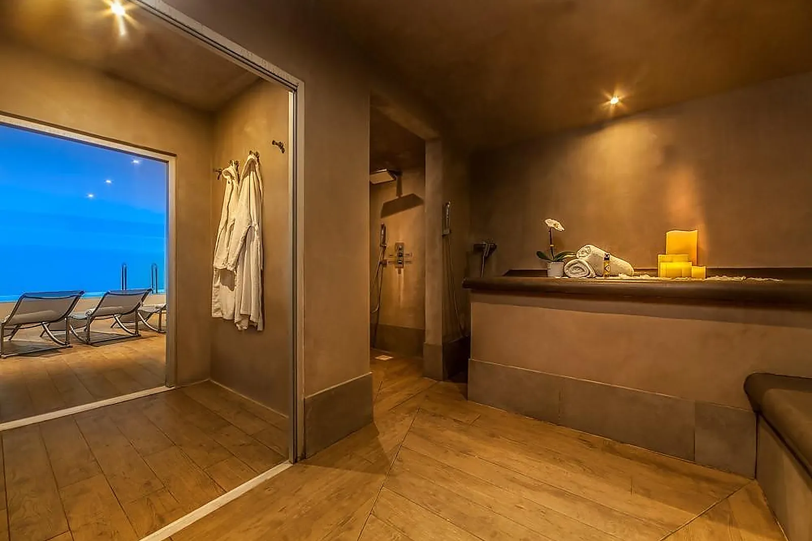 Lieux événementiels, HÔTEL MONTAIGNE  SPA