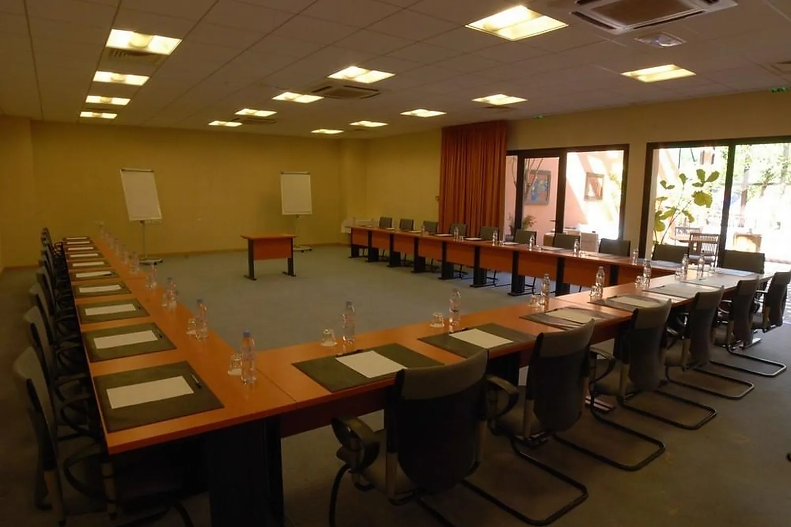 Lieux événementiels, HÔTEL OMEGA