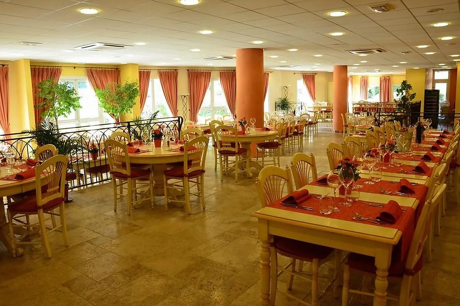 Lieux événementiels, HÔTEL OMEGA