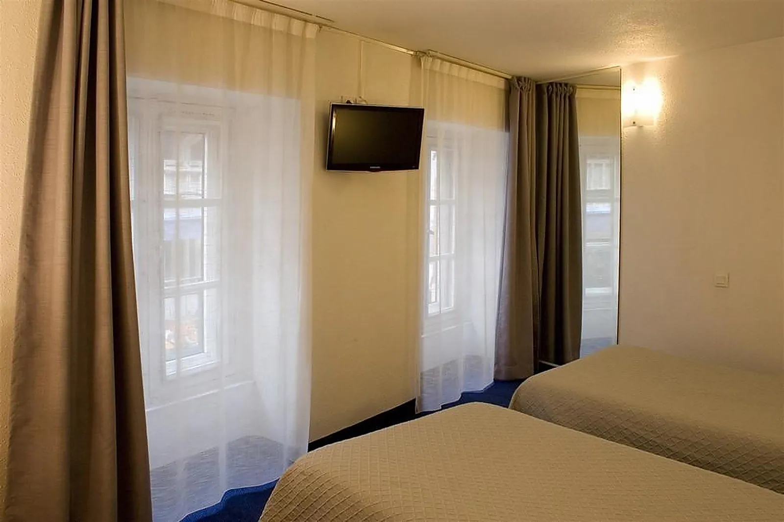 Lieux événementiels, HÔTEL OURS BLANC CENTRE